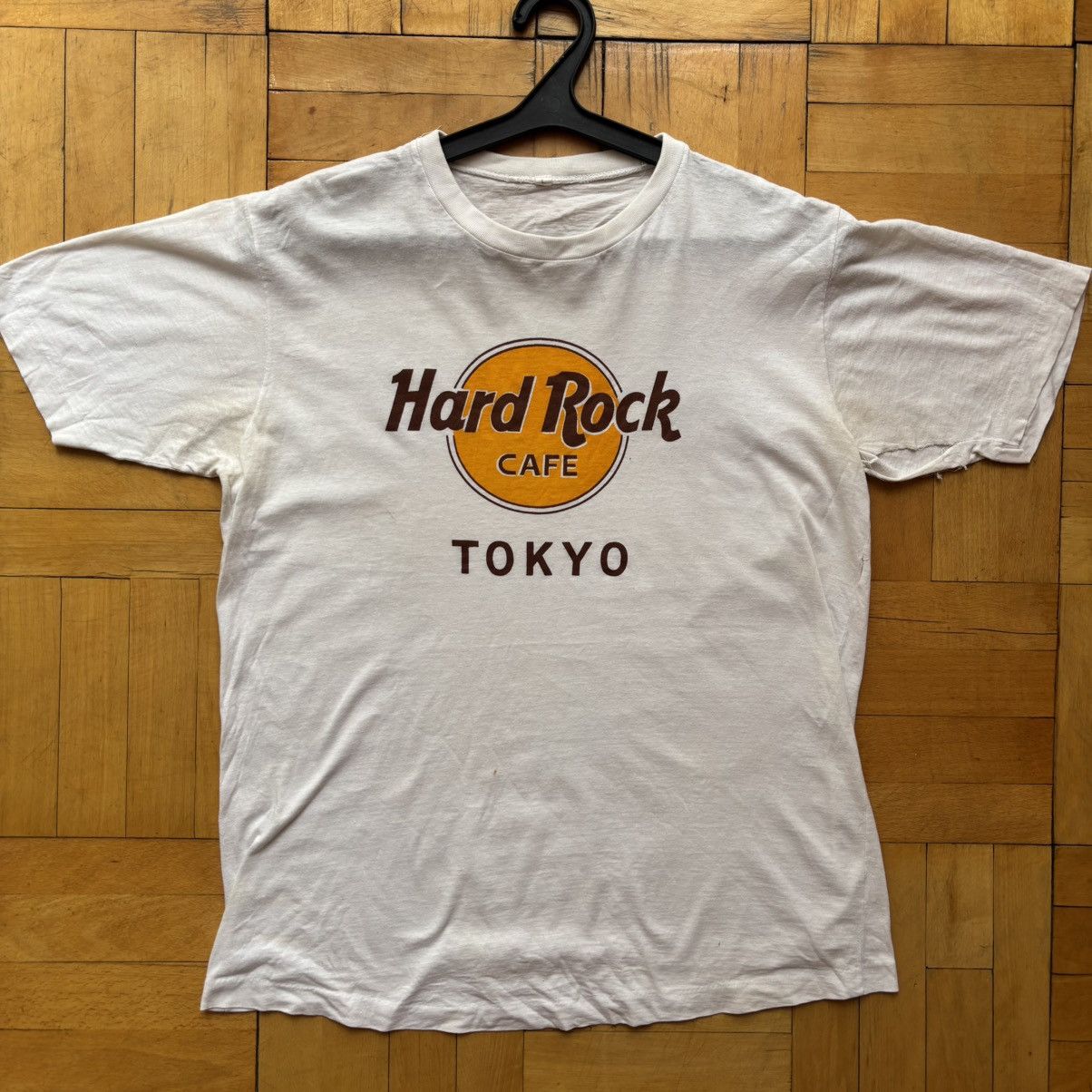 Hard Rock Cafe Vtg 80’s Distressed Hard Rock Cafe Tokyo Japan T-Shirt Size US M / EU 48-50 / 2 - 1 Thumbnail