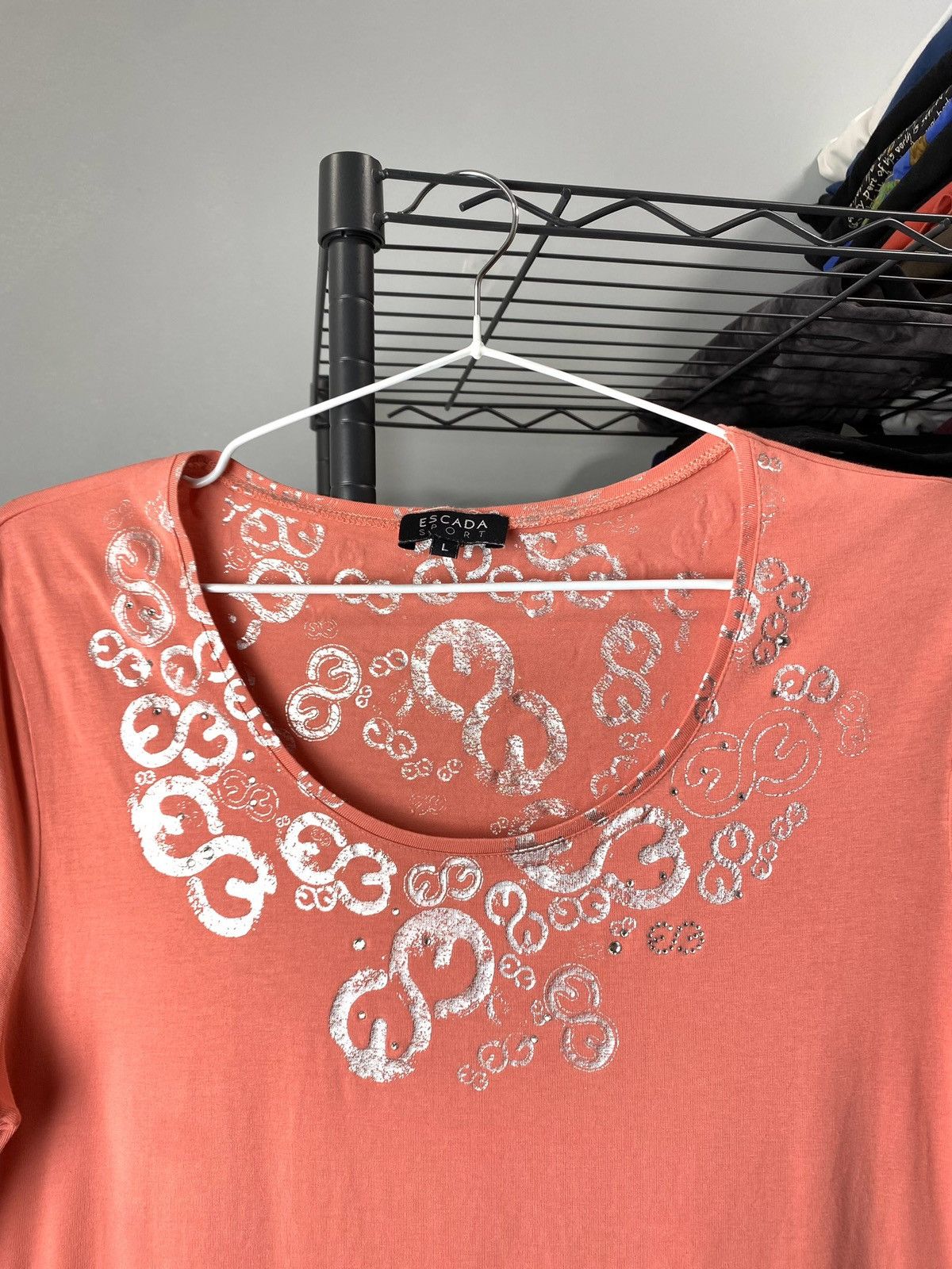 Escada Luxury Escada Silver Print T Shirt Hype Size L / US 10 / IT 46 - 2 Thumbnail
