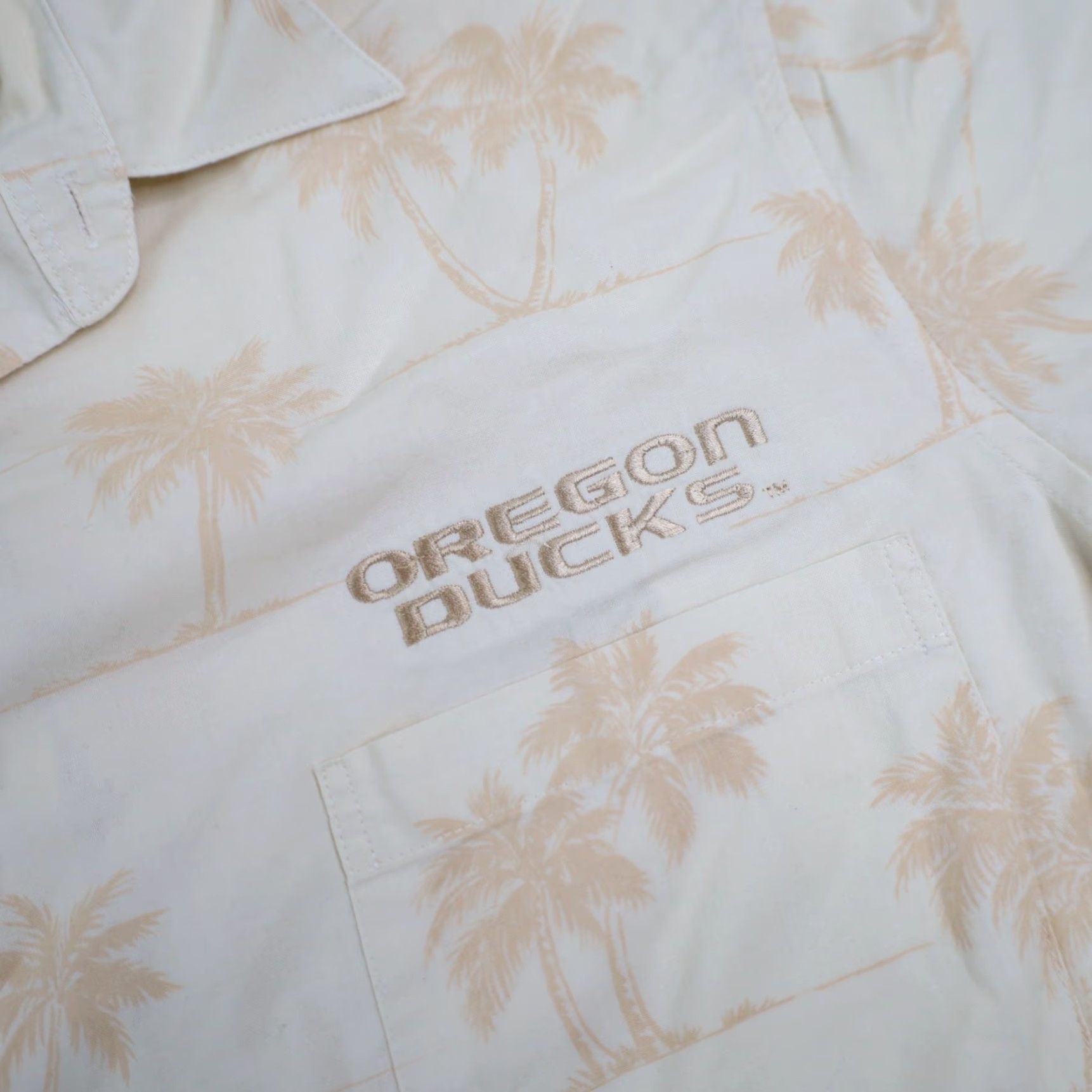 Reyn Spooner VINTAGE Reyn Spooner University of Oregon Tropical Hawaiian Shirt Men Short Sleeve Cream M Size US M / EU 48-50 / 2 - 5 Thumbnail