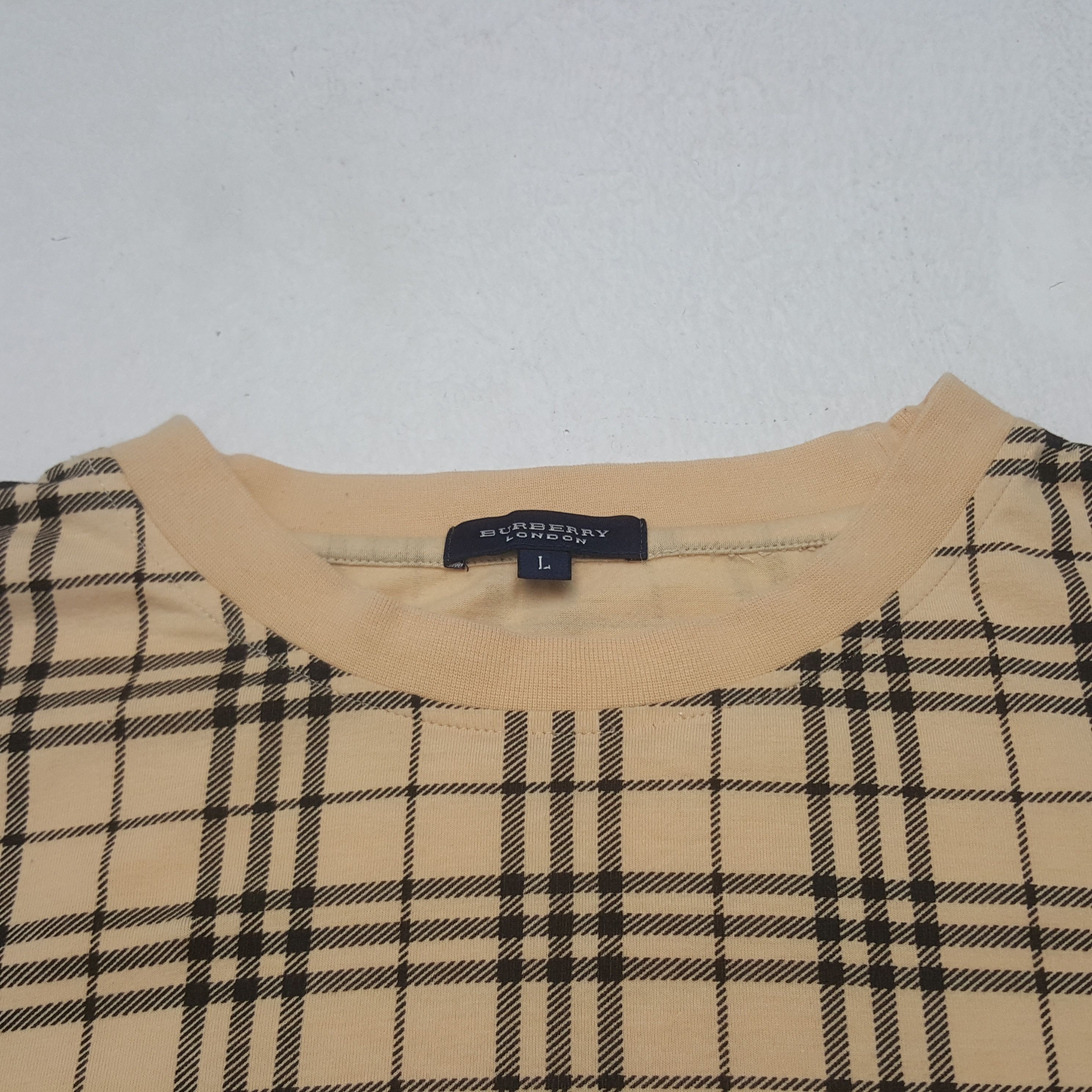 Burberry Vintage Burberry London Nova Check Designer Tshirt C299N55 Size US XL / EU 56 / 4 - 5 Thumbnail