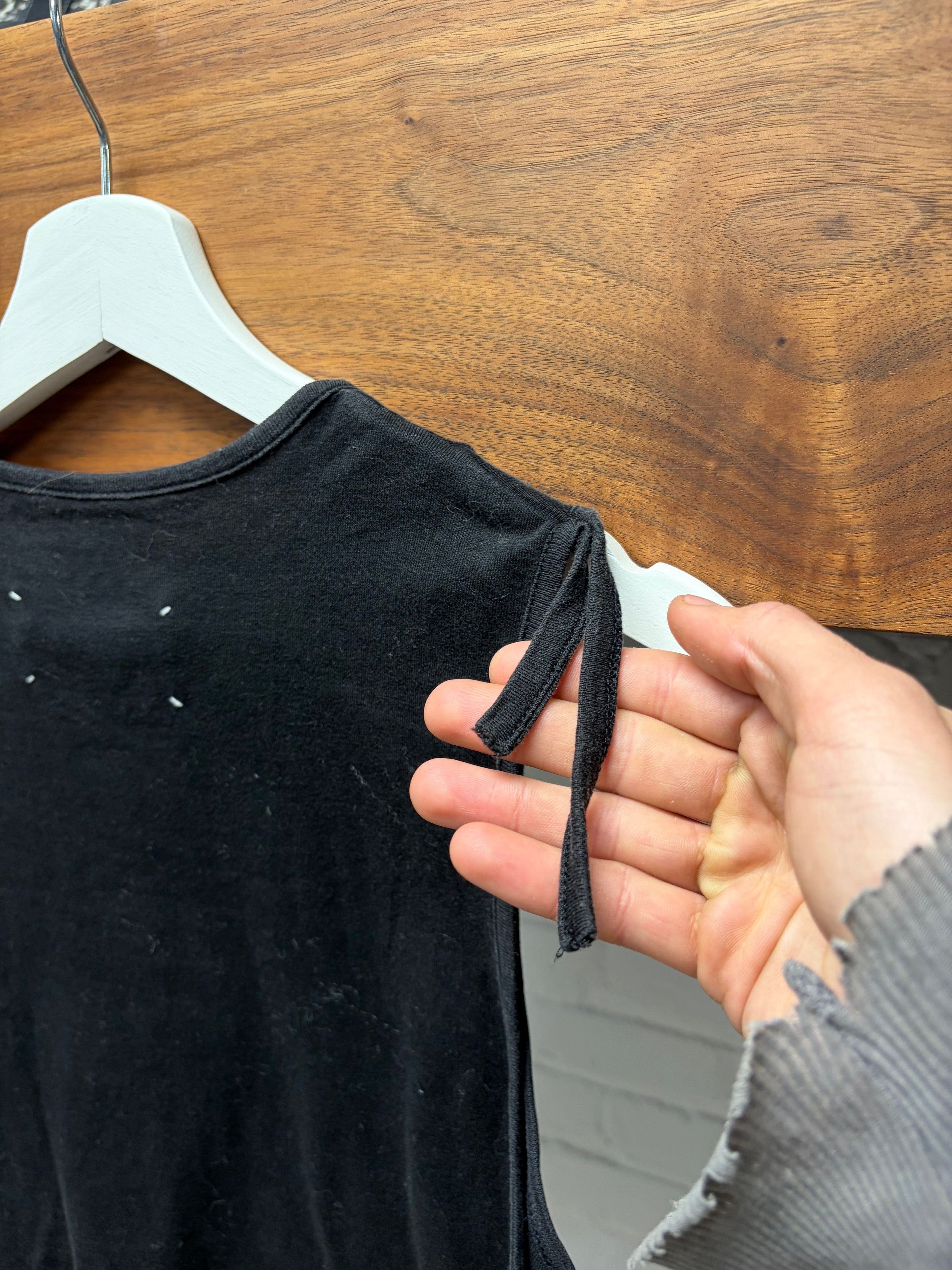 Maison Margiela Maison Martin Margiela ‘Blank Tag’ Black Cotton Tank Top with Raw Shoulder Hem Size US S / EU 44-46 / 1 - 5 Thumbnail
