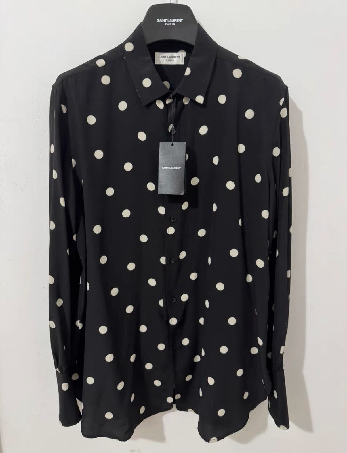 Saint Laurent Paris Saint Laurent 20FW Silk Black/White Large Polka Dot Shirt Size US L / EU 52-54 / 3 - 1 Thumbnail