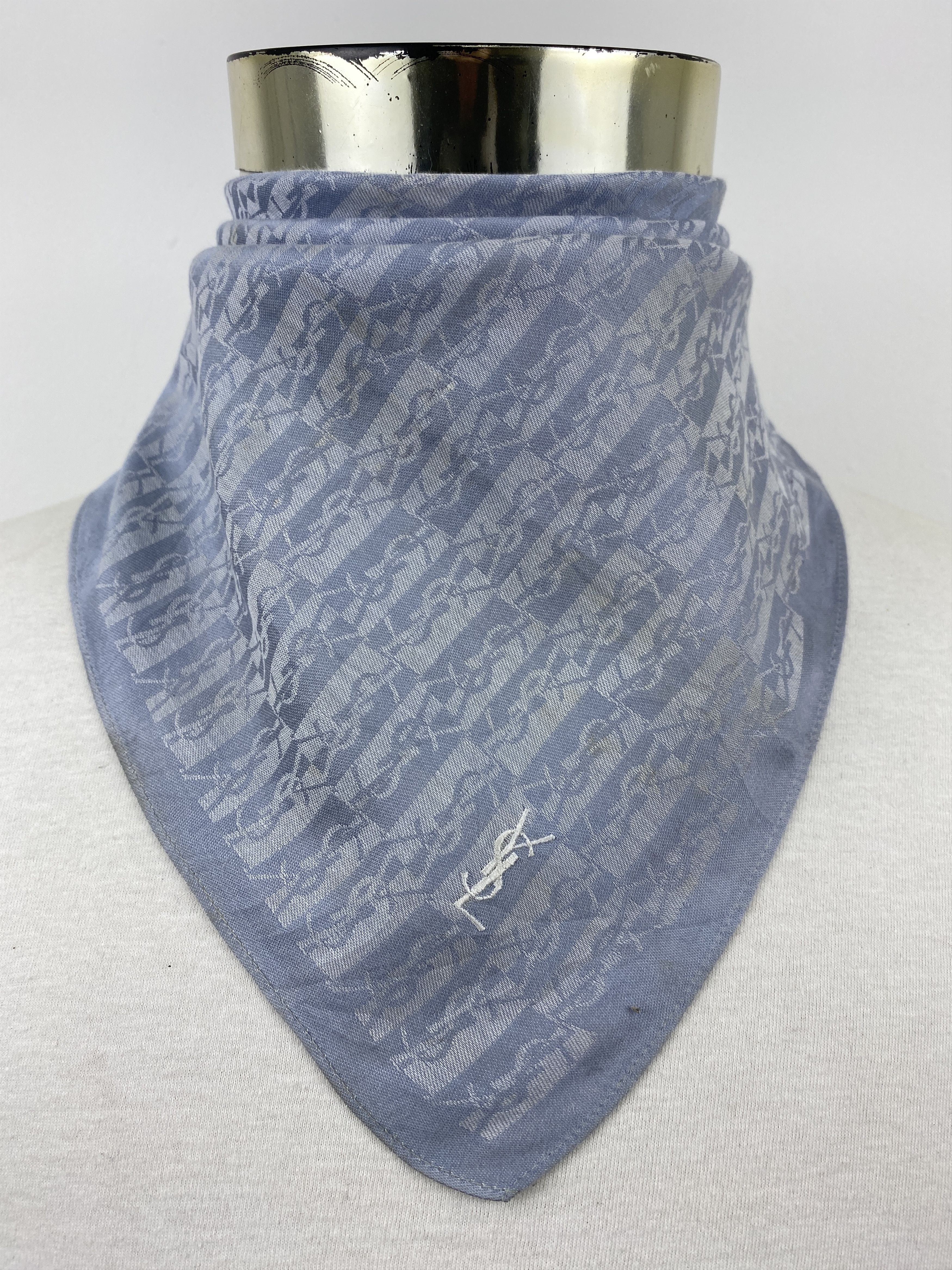 Vintage Yves Saint Laurent Handkerchief /Neckerchief HKC0695 Size ONE SIZE - 1 Thumbnail