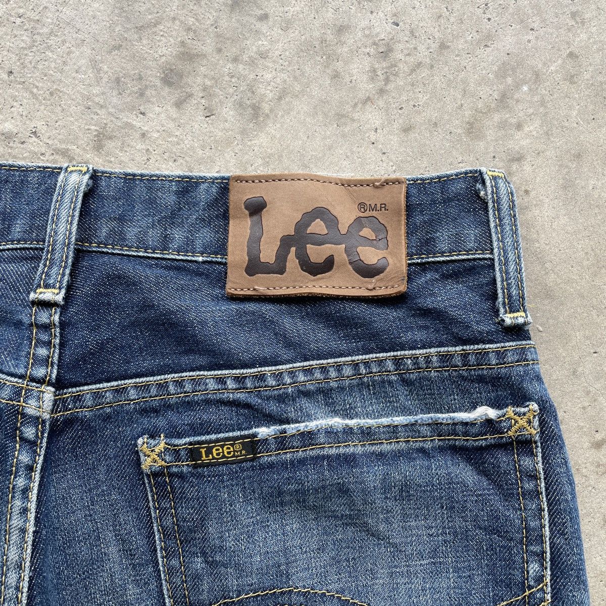 Japanese Brand Vintage Distressed Lee Faded Flare Jeans Denim Pants W28 Size US 28 / EU 44 - 11 Thumbnail