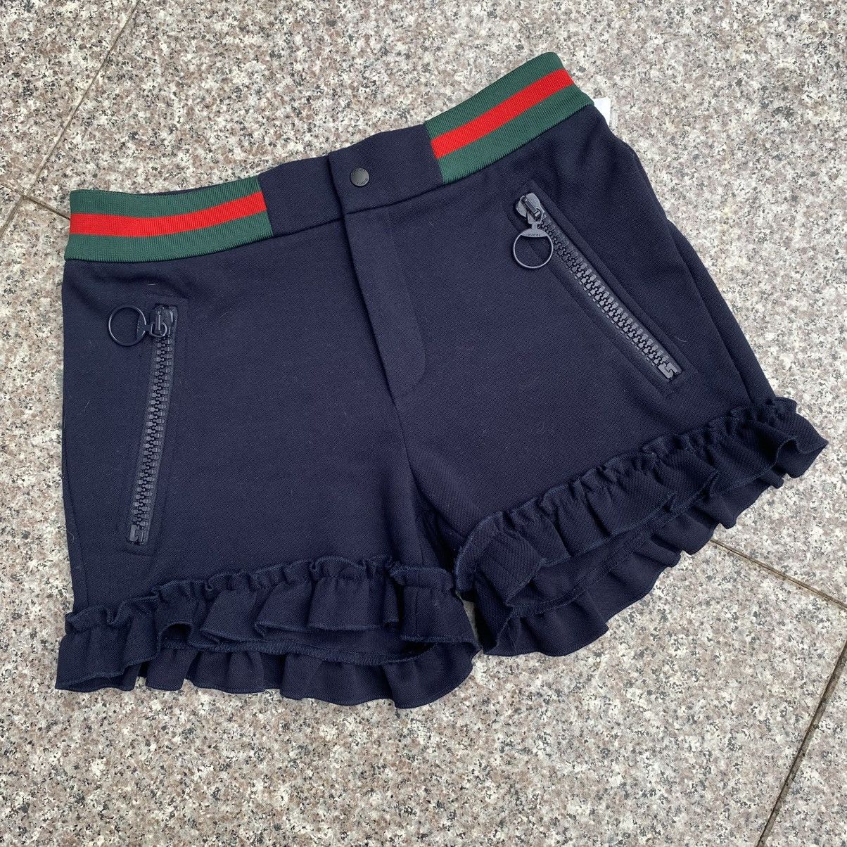 Gucci Vintage gucci shorts Size 28" / US 6 / IT 42 - 1 Thumbnail