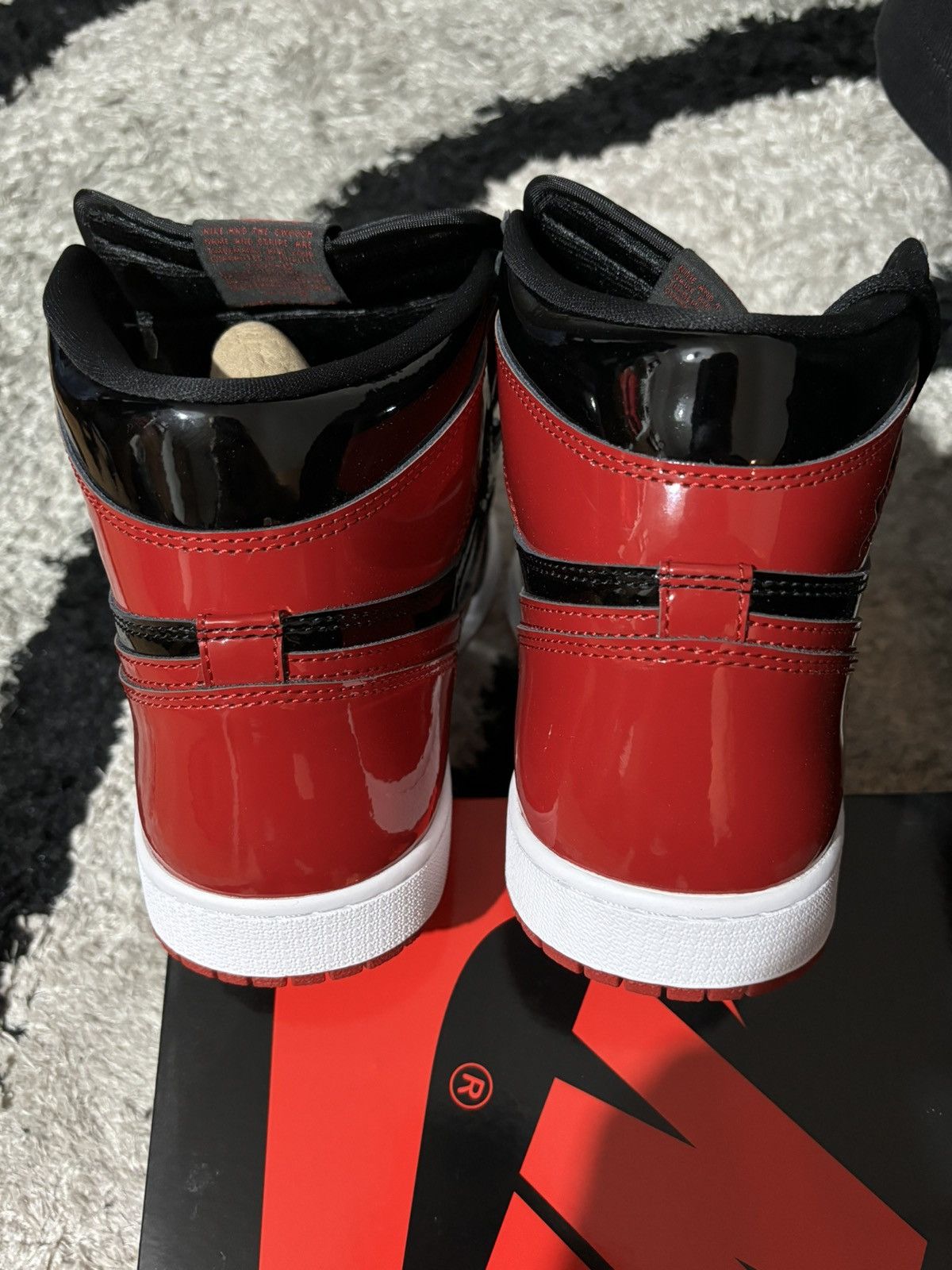 Jordan Brand Air Jordan 1 Retro High OG Patent Bred Size US 11 / EU 44 - 8 Thumbnail