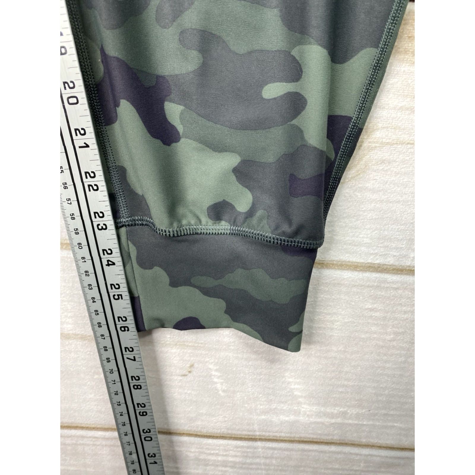Old Navy Old Navy Leggings Jogger XL Women Green Camouflage Pockets High Rise Powersoft Go-Dry Activewear Size 40" / US 18 - 3 Thumbnail