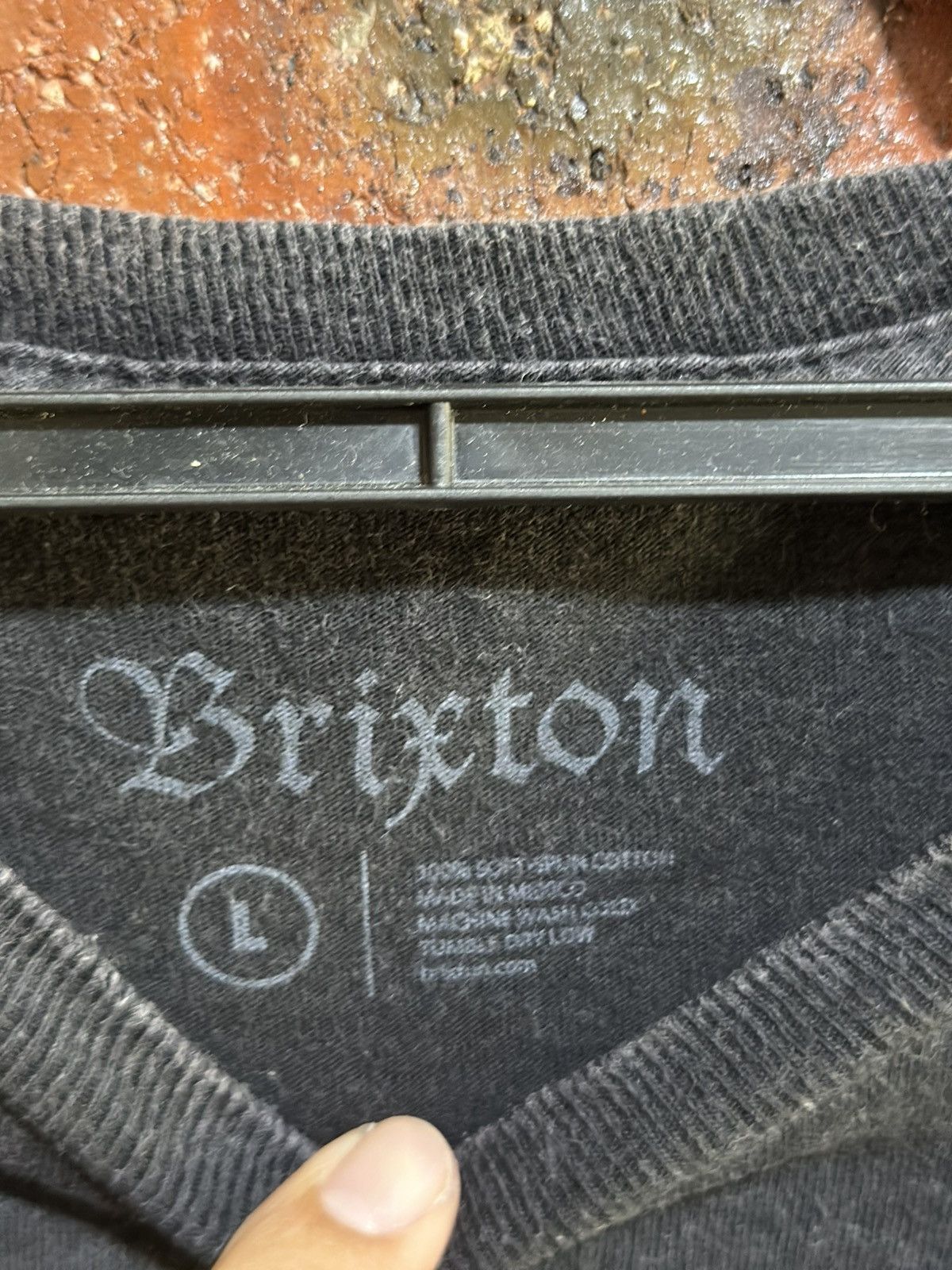 Brixton Thrashed Vintage Brixton Skateboard Box Logo Faded Tee Size US L / EU 52-54 / 3 - 5 Thumbnail