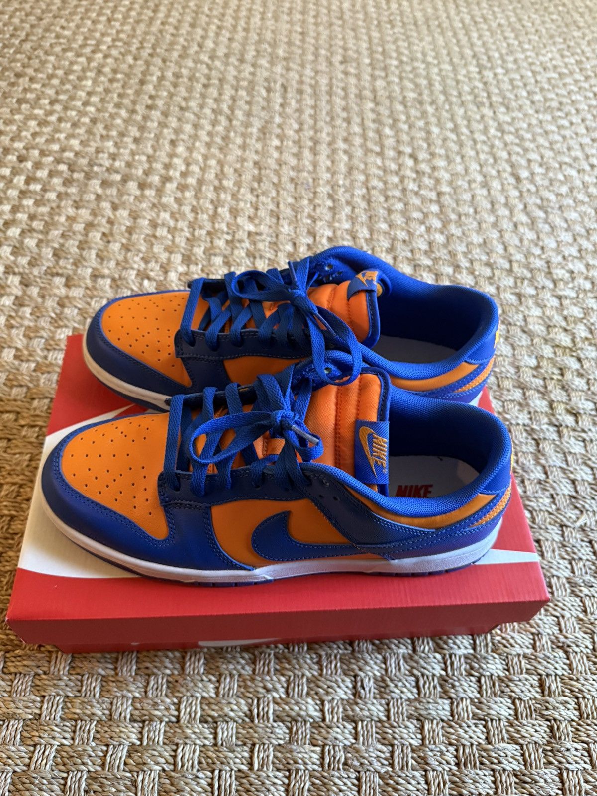 Nike Nike dunks Knicks Colorway Size US 11 / EU 44 - 2 Thumbnail