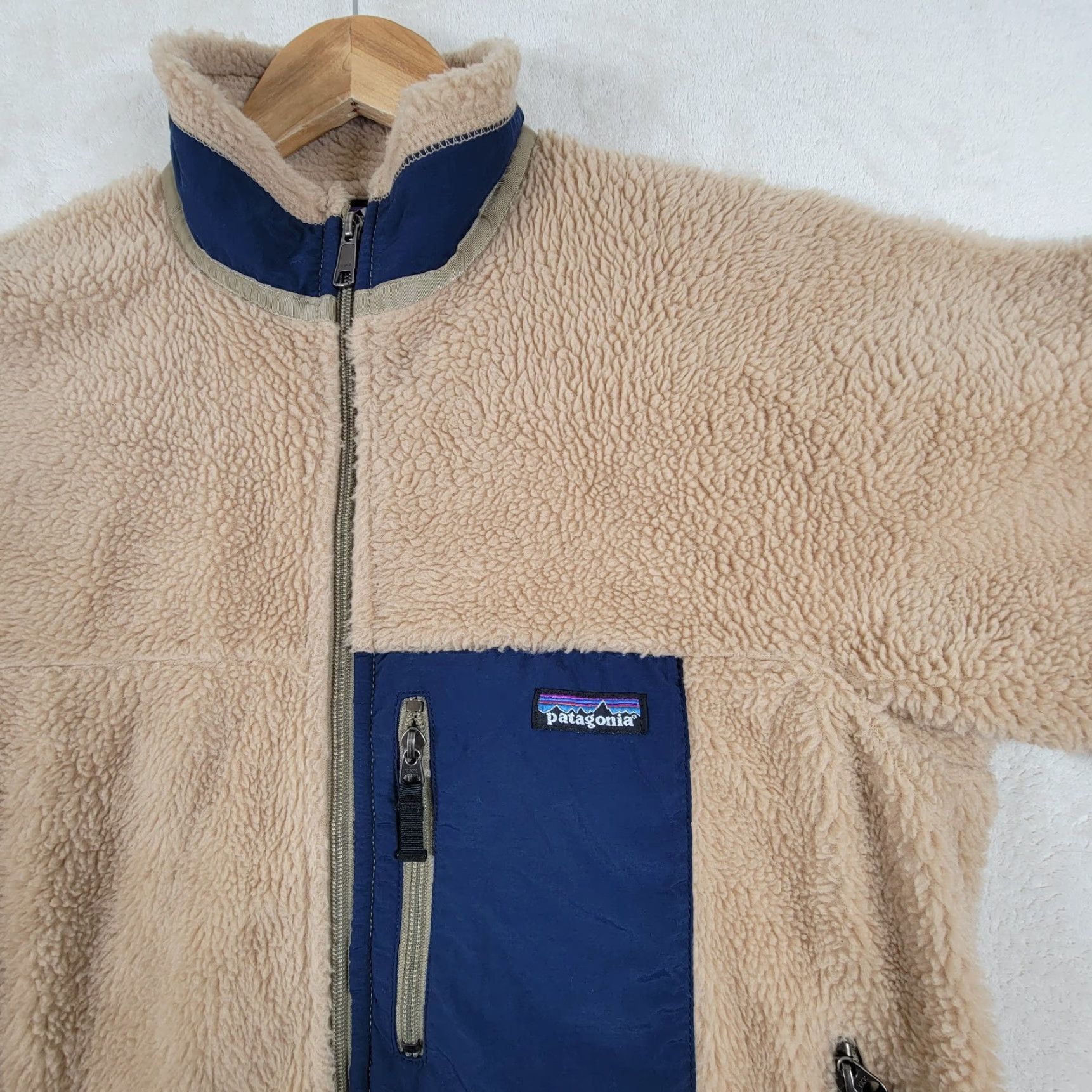 Patagonia Patagonia Jacket Mens M Beige Blue Retro X Rare Sherpa Deep Pile Fleece Zip Windbreaker Zip Pockets Logo Casual Travel Outdoor 90s Womens? Size US M / EU 48-50 / 2 - 3 Thumbnail