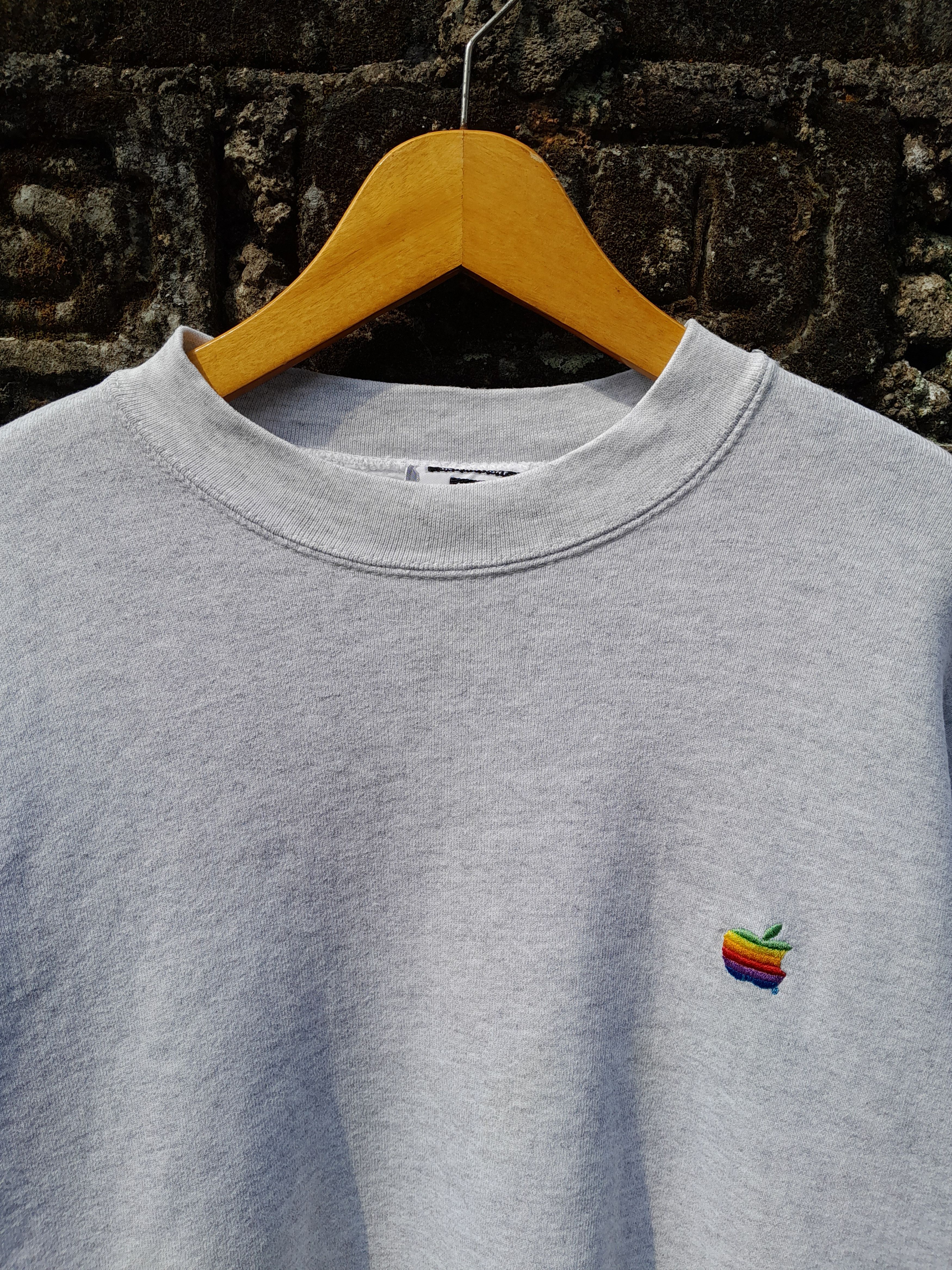 Apple Vintage 90s APPLE embroidery logo sweatshirt Size US XL / EU 56 / 4 - 3 Thumbnail