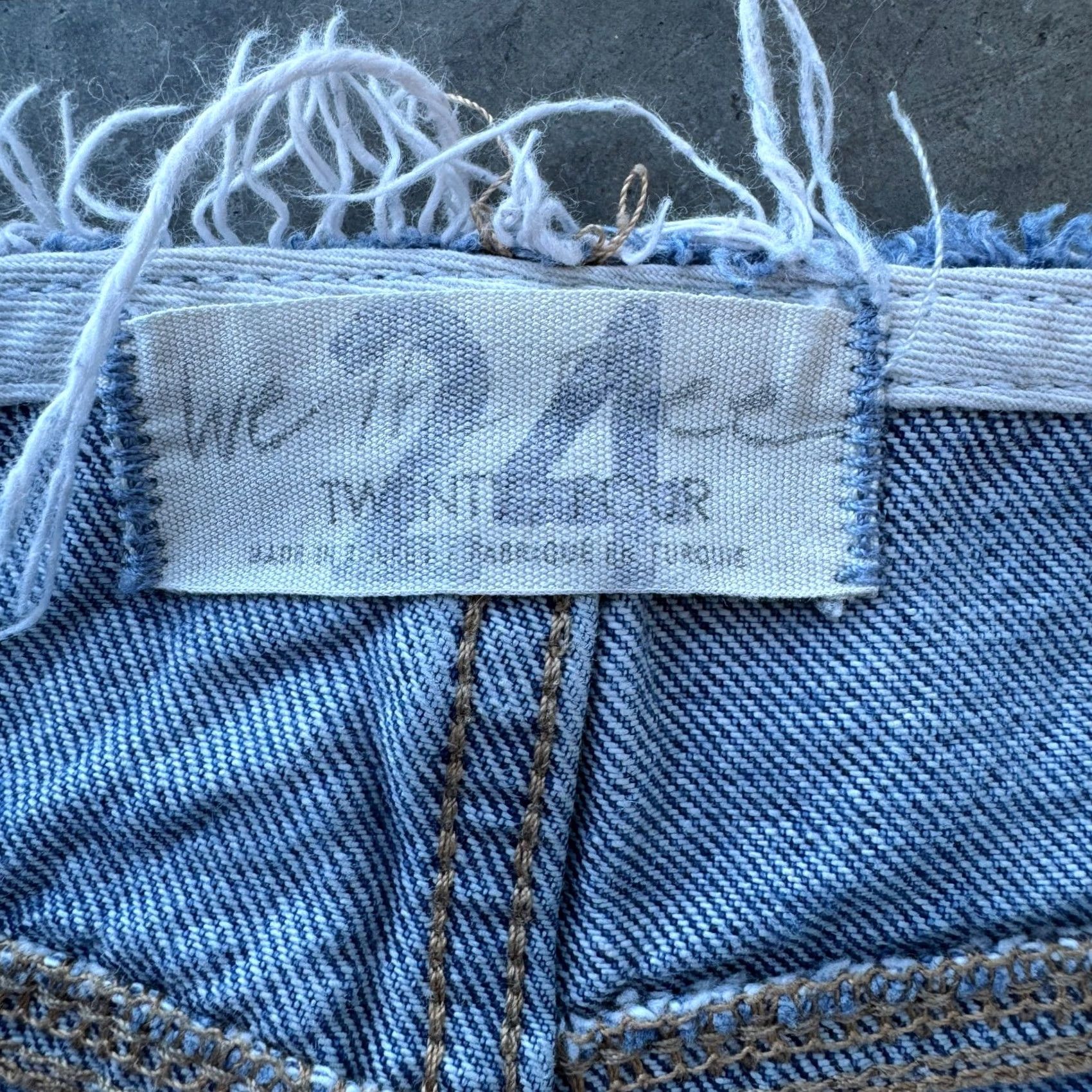 Free People VINTAGE We The Free People Low Rise Distressed Straight Leg Cotton Jeans 24 Blue Womens Jeans Size 42" / US 20 - 3 Thumbnail