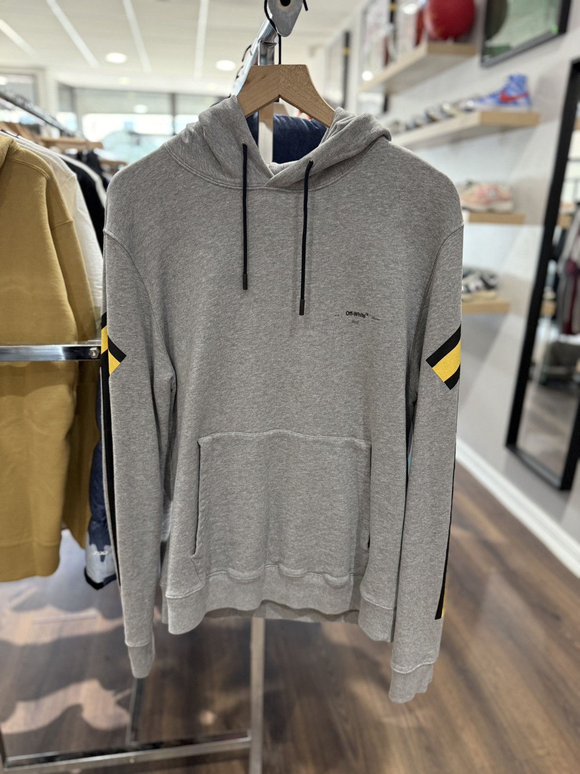 Off-White Off-White c/o Virgil Abloh FW18 ArrowsHoodie Grey/Yellow M Size US M / EU 48-50 / 2 - 1 Thumbnail