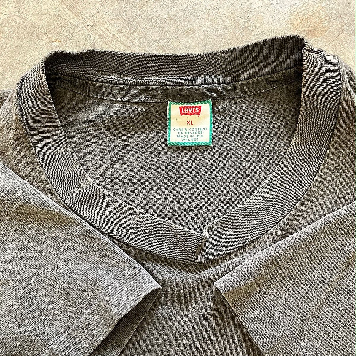 Vintage Vintage Levi's Keep It Buttoned T-Shirt Size US XL / EU 56 / 4 - 4 Thumbnail