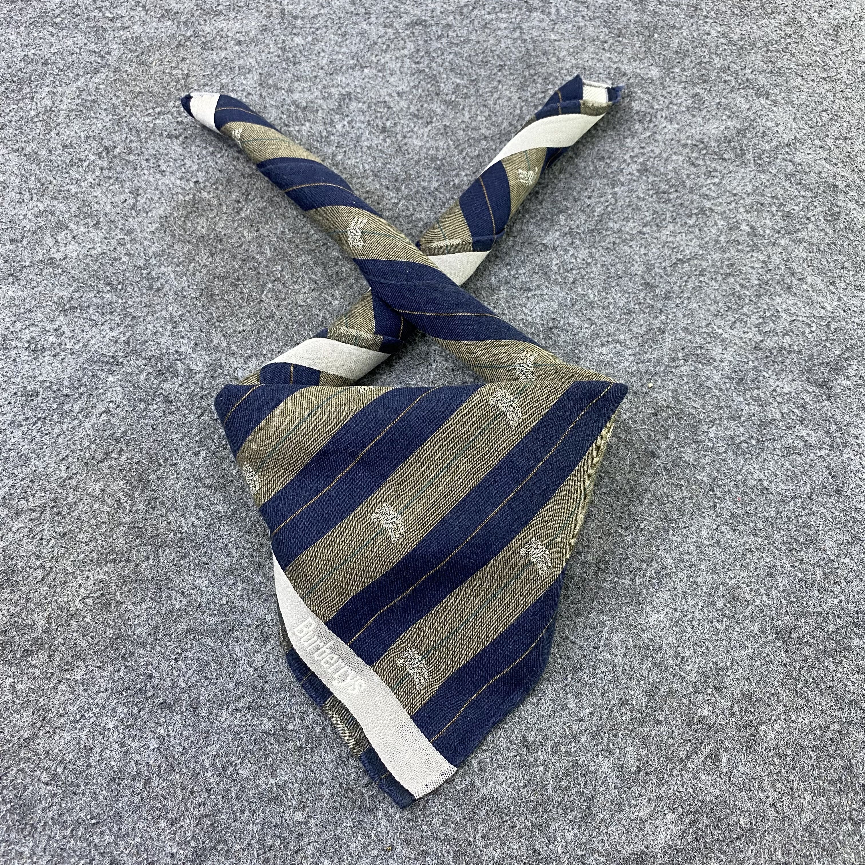Burberry Burberry Handkerchief Neckerchief Bandana-B1673 Size ONE SIZE - 2 Thumbnail