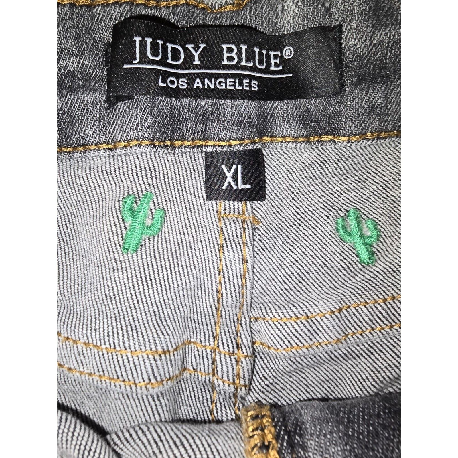 Judy Blue Judy Blue Size XL Gray Cactus Embroidered High Waist Shorts Size 36" / US 14 / IT 50 - 4 Thumbnail