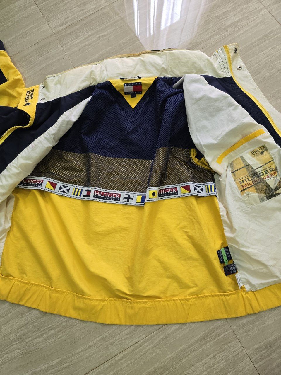 Tommy Hilfiger × Vintage Vintage Tommy Hilfiger Sailing Gear Jacket L Size US L / EU 52-54 / 3 - 6 Thumbnail