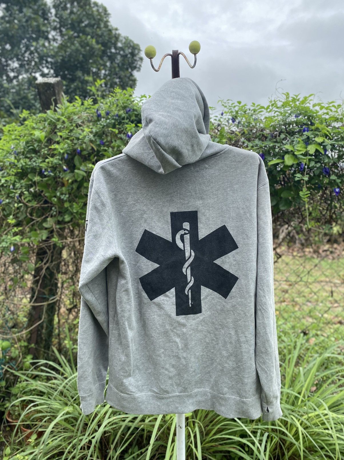 Vintage Rescue Squad Emergency Medical Service Hoodie Size US L / EU 52-54 / 3 - 4 Thumbnail