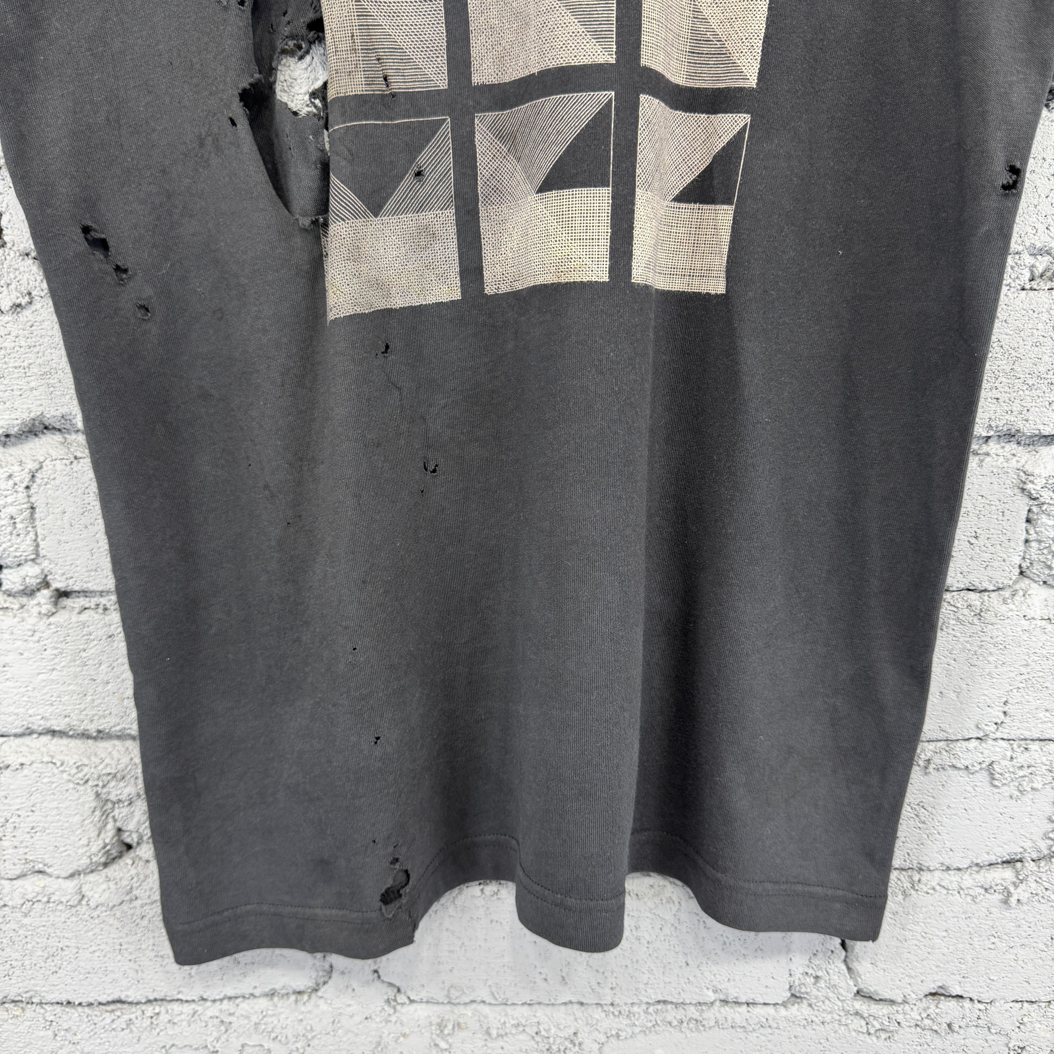 Uniqlo Uniqlo MOMA Special Edition Modern ART Distressed Sunfaded Size US M / EU 48-50 / 2 - 4 Thumbnail