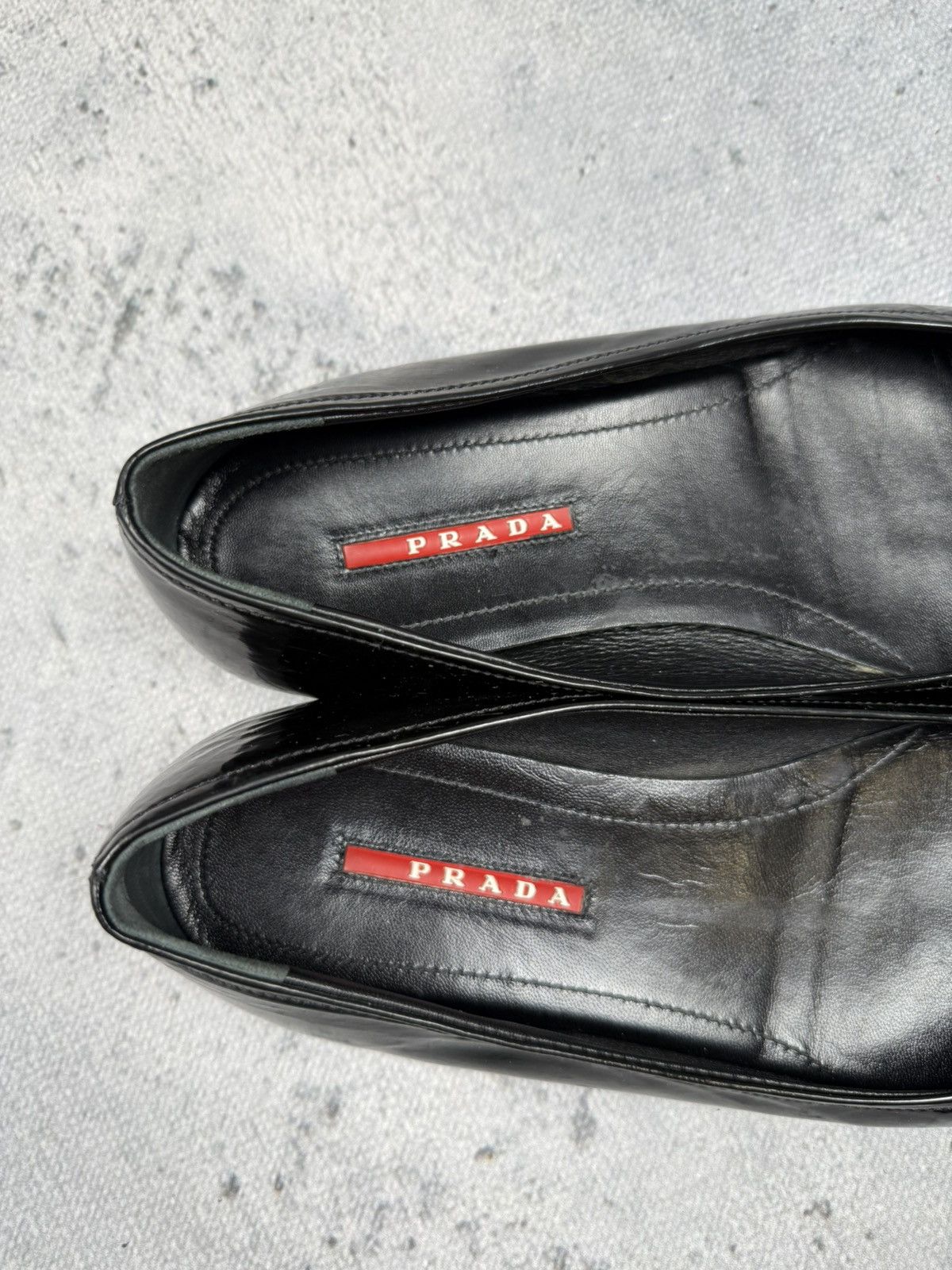 Prada Prada Black Patent Leather Pointed Toe Flats Metal Logo Rare Size US 8.5 / IT 38.5 - 16 Thumbnail
