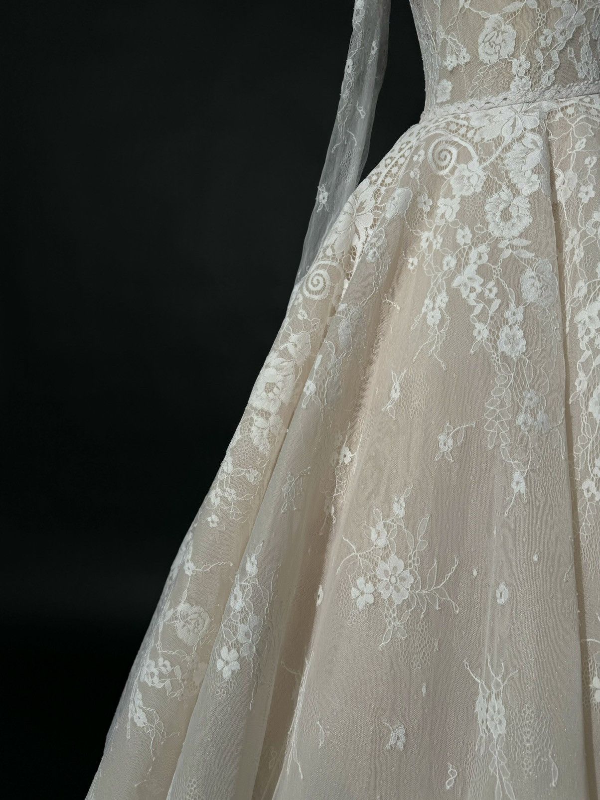 Other Preloved US 2 Anna Augusta Off-Shoulder Bridal Gown Size XS / US 0-2 / IT 36-38 - 8 Thumbnail