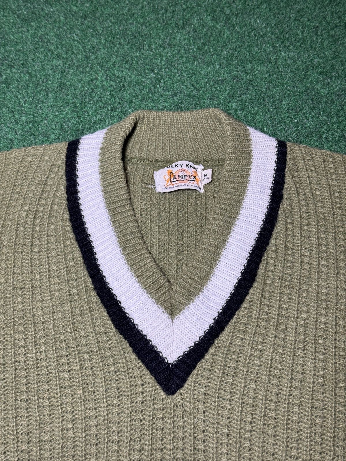 Vintage Campus Bulky Knit Oliver Green V Neck Lambs wool Sweater Size US M / EU 48-50 / 2 - 2 Thumbnail