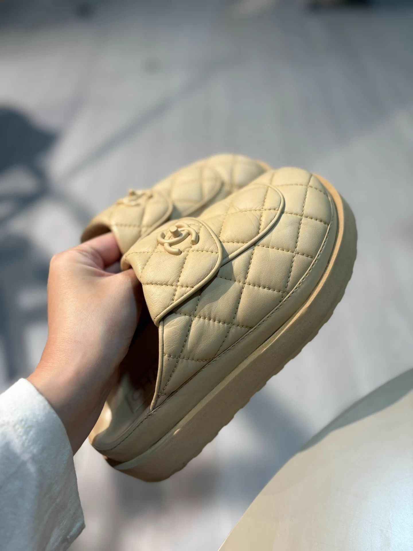 Chanel Chanel 24 Beige Leather Gingham Platform Mule 35.5 EU Size US 5 / IT 35 - 2 Thumbnail