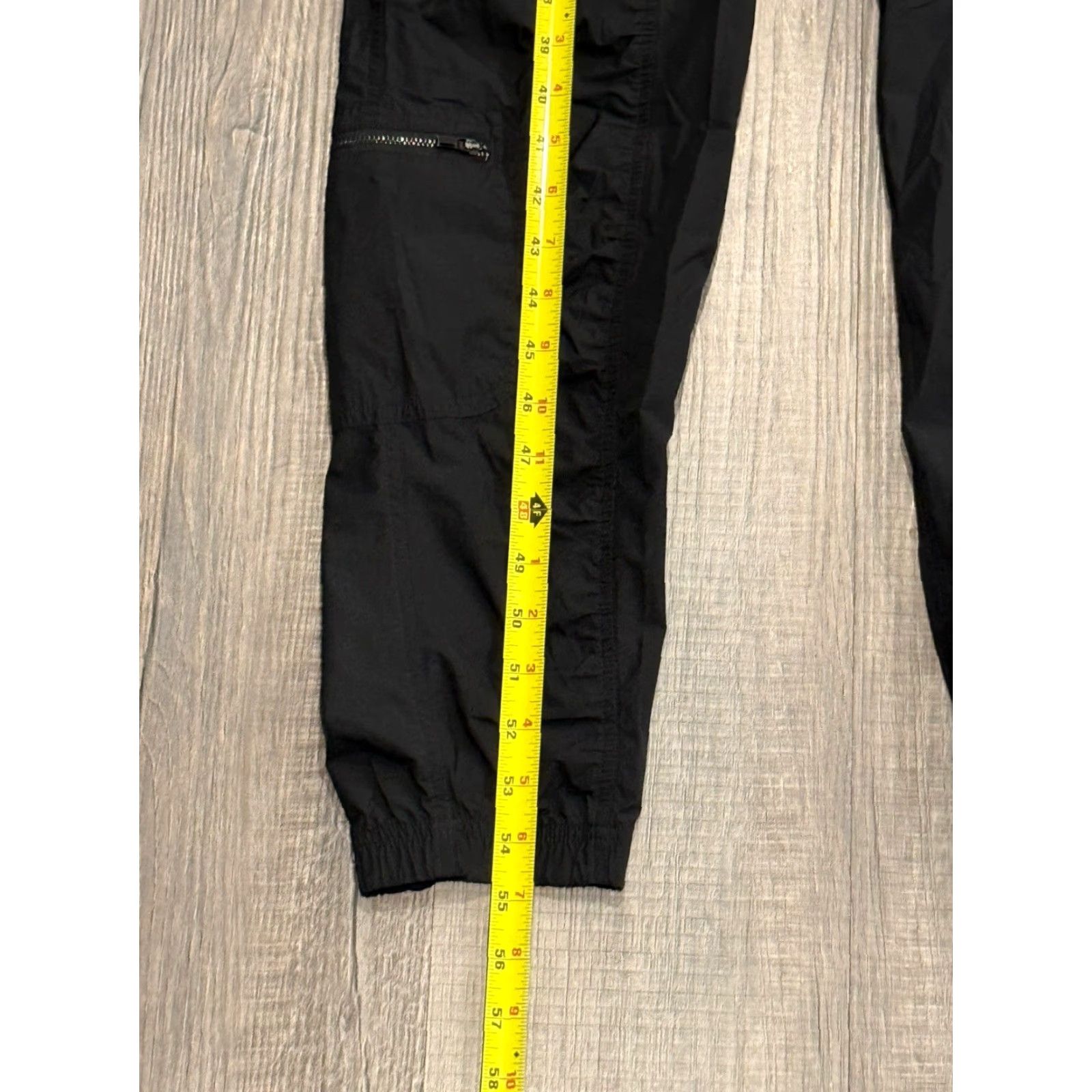 Athleta Athleta Black Canopy Parachute Romper Jumpsuit Women's Sleeveless Size 6 Black Solid UPF Breathable Travel Activewear Casual Summer Spring Fall Size 28" / US 6 / IT 42 - 5 Thumbnail
