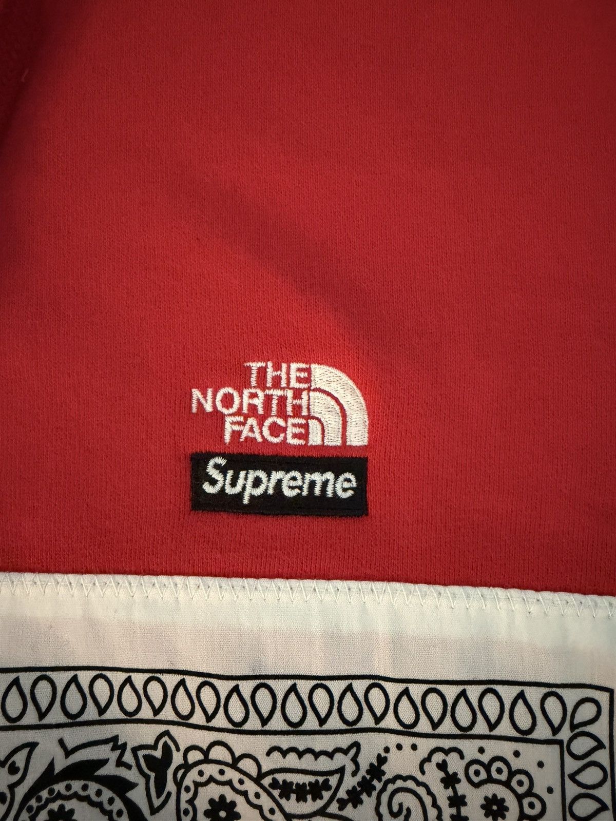 Supreme × The North Face Supreme x The North Face Bandana Hoodie Red Size Medium Size US M / EU 48-50 / 2 - 3 Thumbnail