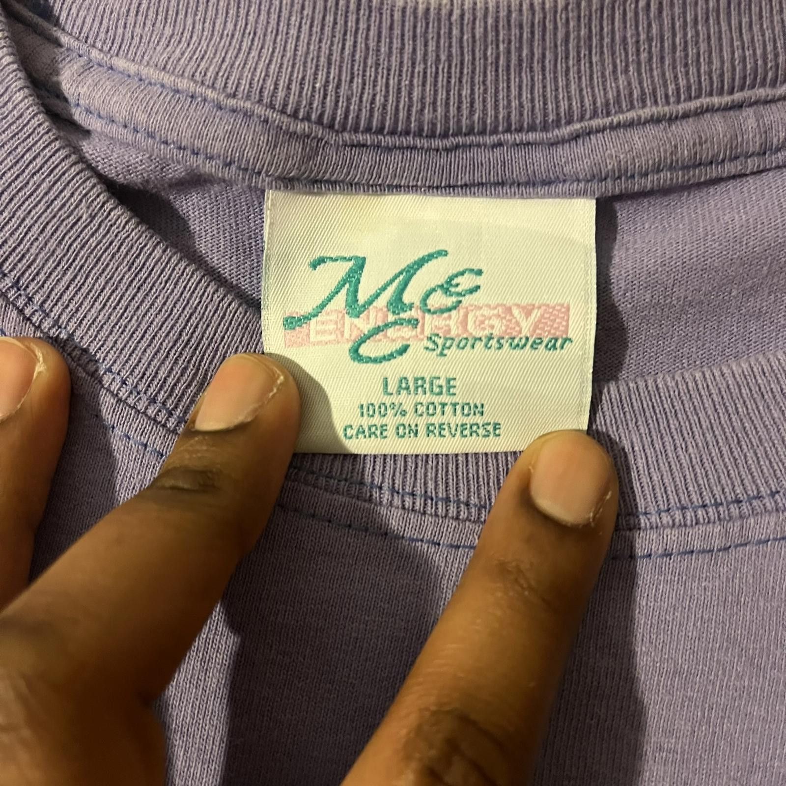 Designer VTG 90s The Best Way to Have a Friend Is to Bee One Tee Size L / US 10 / IT 46 - 6 Thumbnail