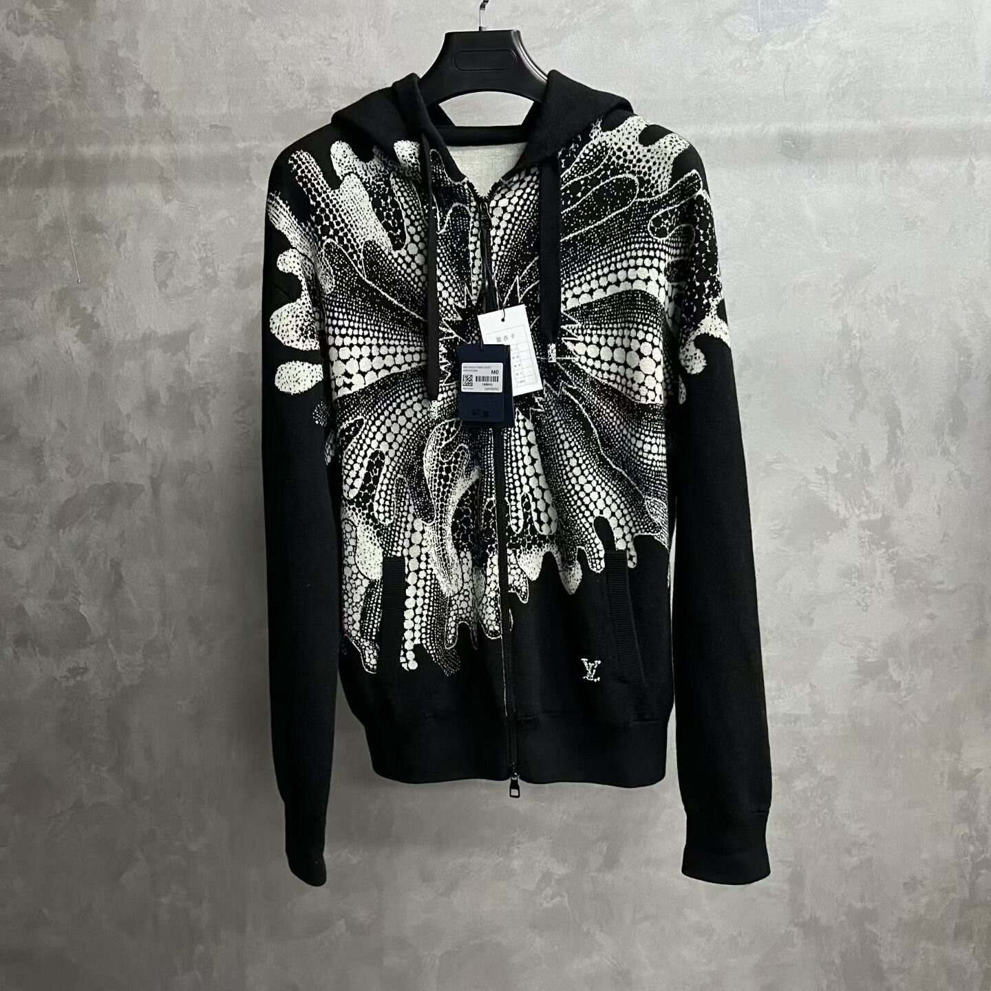 Louis Vuitton louis vuitton black floral print zip hoodie Size US M / EU 48-50 / 2 - 1 Thumbnail