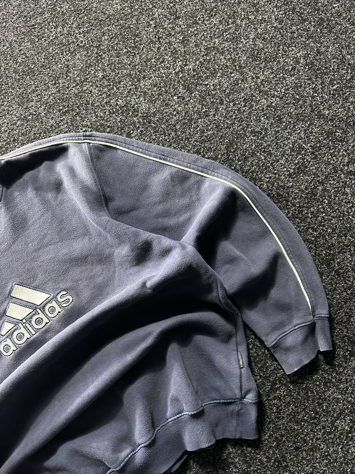 Adidas × Vintage 🚨Vintage 90s Adidas CENTRAL LOGO Sweatshirt Y2K sk8 balenci Size US L / EU 52-54 / 3 - 3 Thumbnail