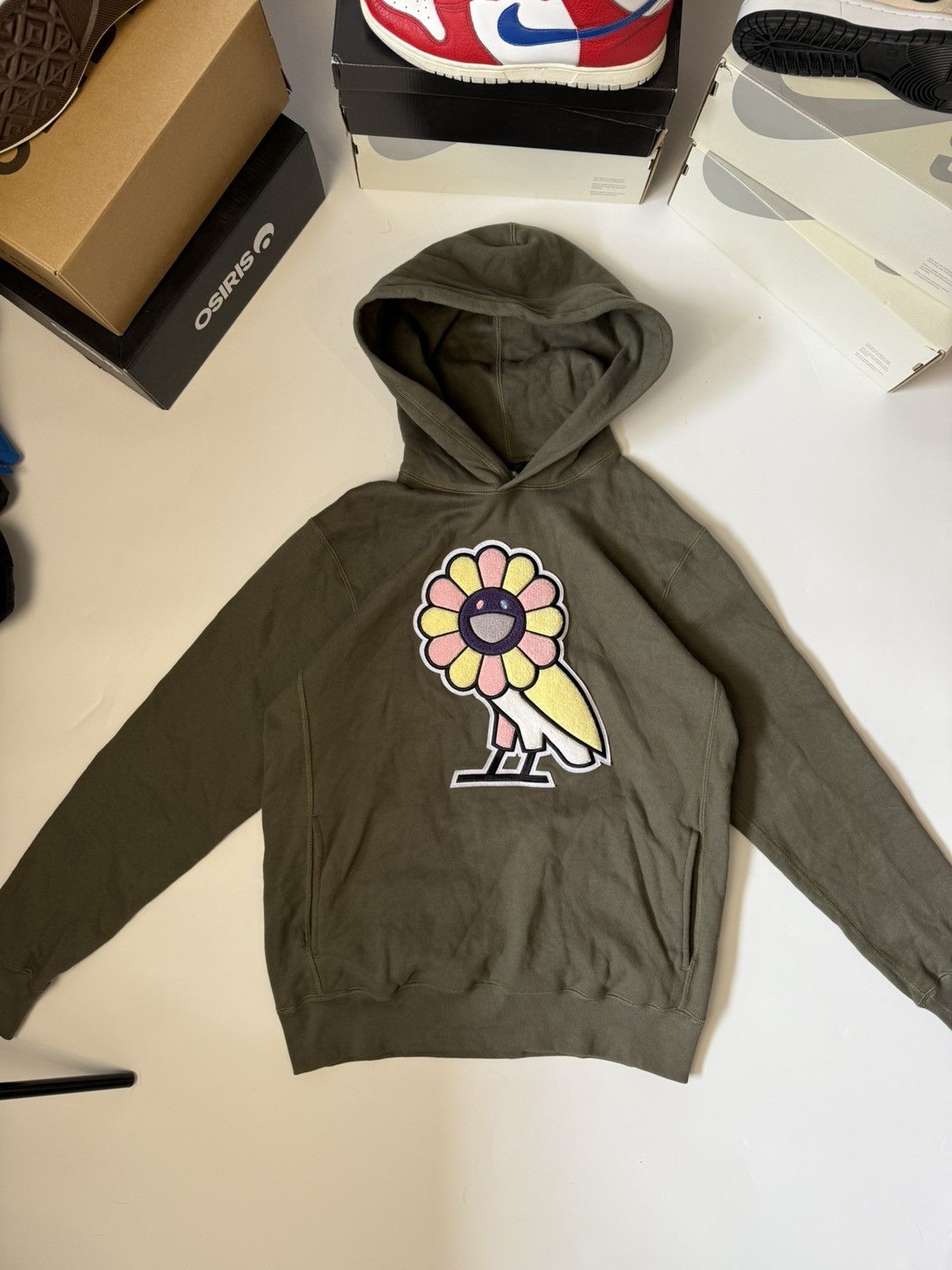 October's Very Own × Takashi Murakami October’s Very Own Takashi Murakami Size US M / EU 48-50 / 2 - 3 Thumbnail