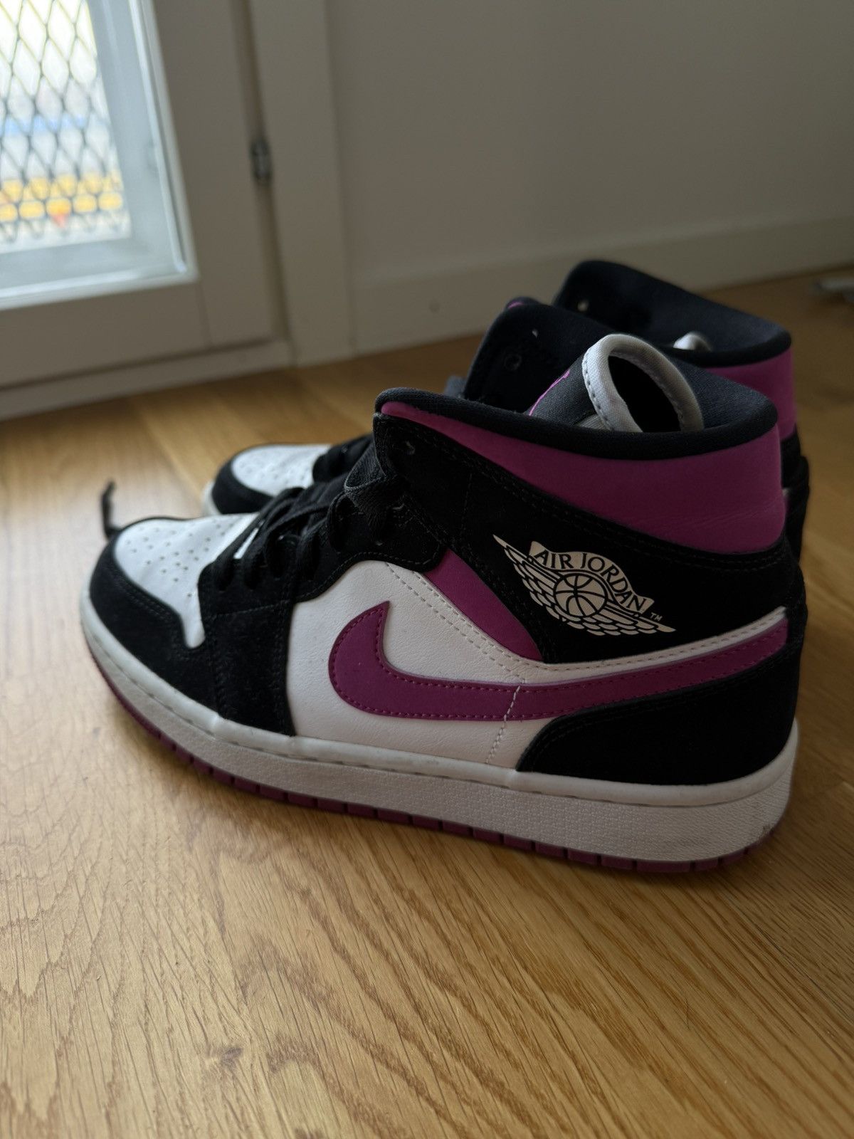 Nike Air Jordan 1 Mid Magenta Size US 8 / IT 38 - 3 Thumbnail