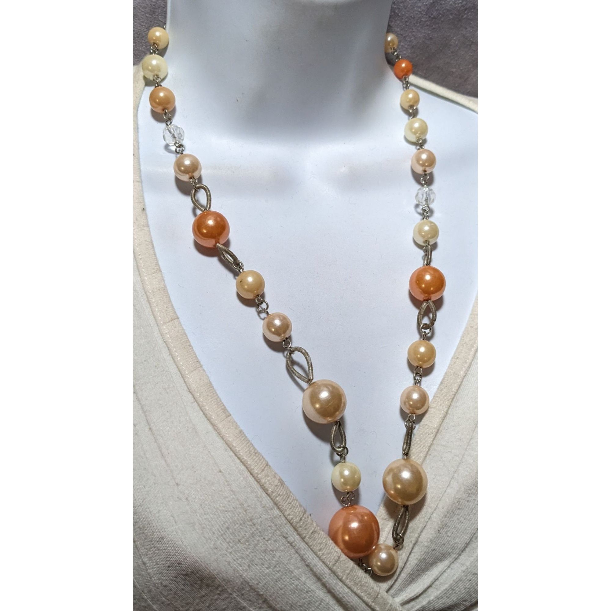 Other Orange Cream Vintage Pearl Beaded Necklace Size ONE SIZE - 6 Thumbnail