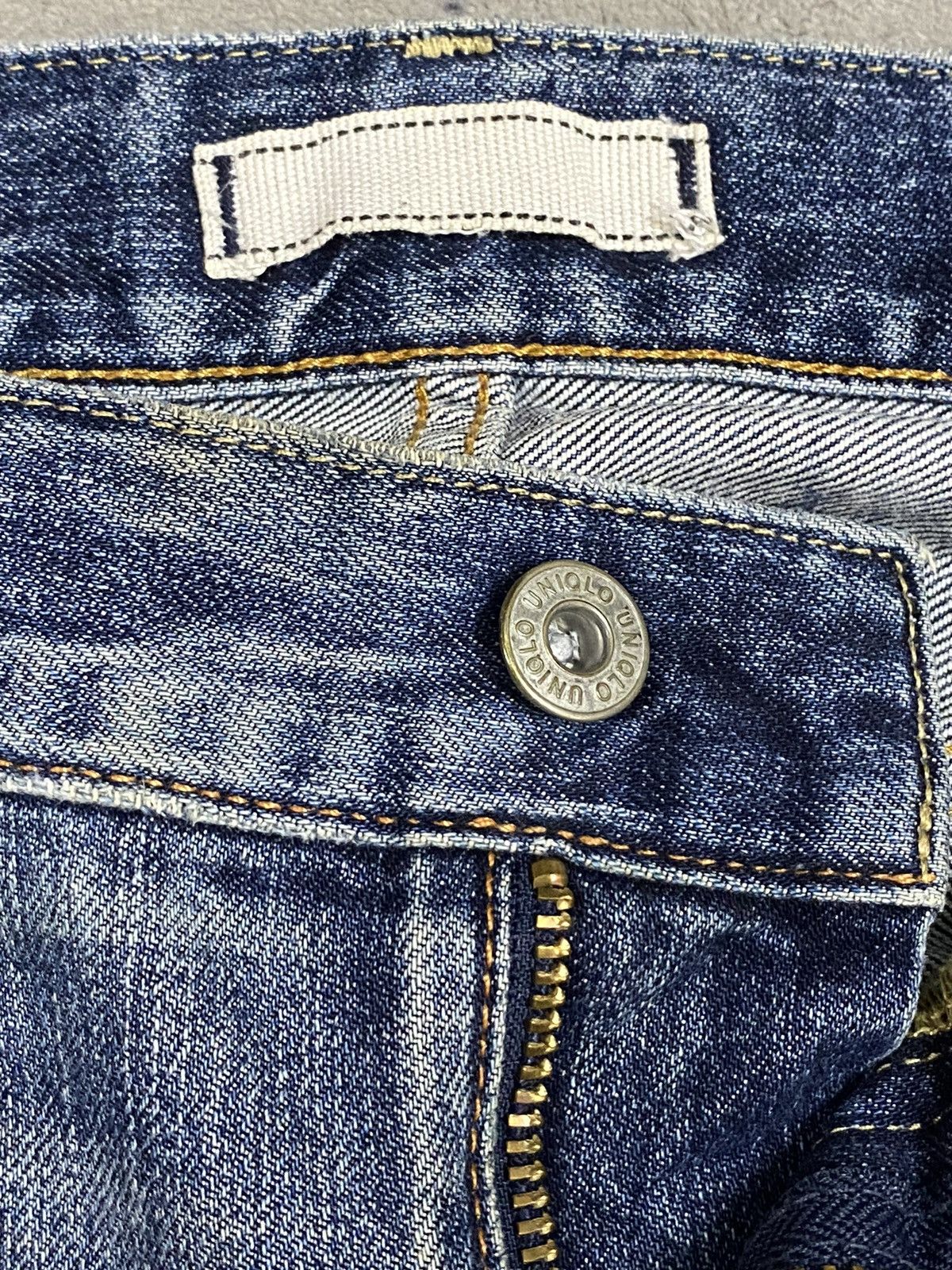 Japanese Brand Vintage Uniqlo Blue Wash Distressed Jeans Size US 32 / EU 48 - 7 Thumbnail