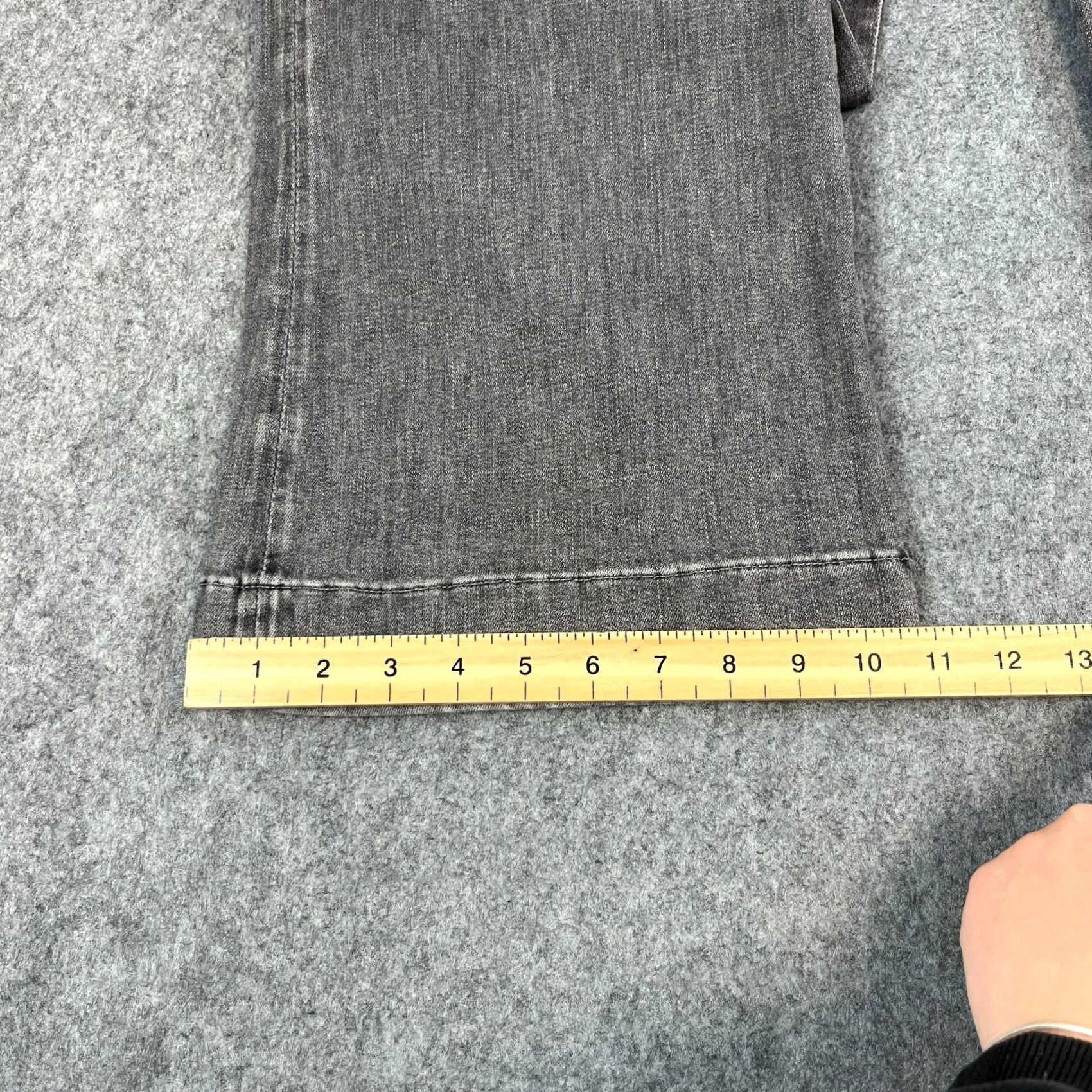 7 For All Mankind 7 For All Mankind Womens Jeans Bootcut Regular 25 34 Grey Denim Stretch High Waist 34 In Inside Leg 25 in Waist Leather Patch Logo Clean Vintage No Size 28" / US 6 / IT 42 - 3 Thumbnail
