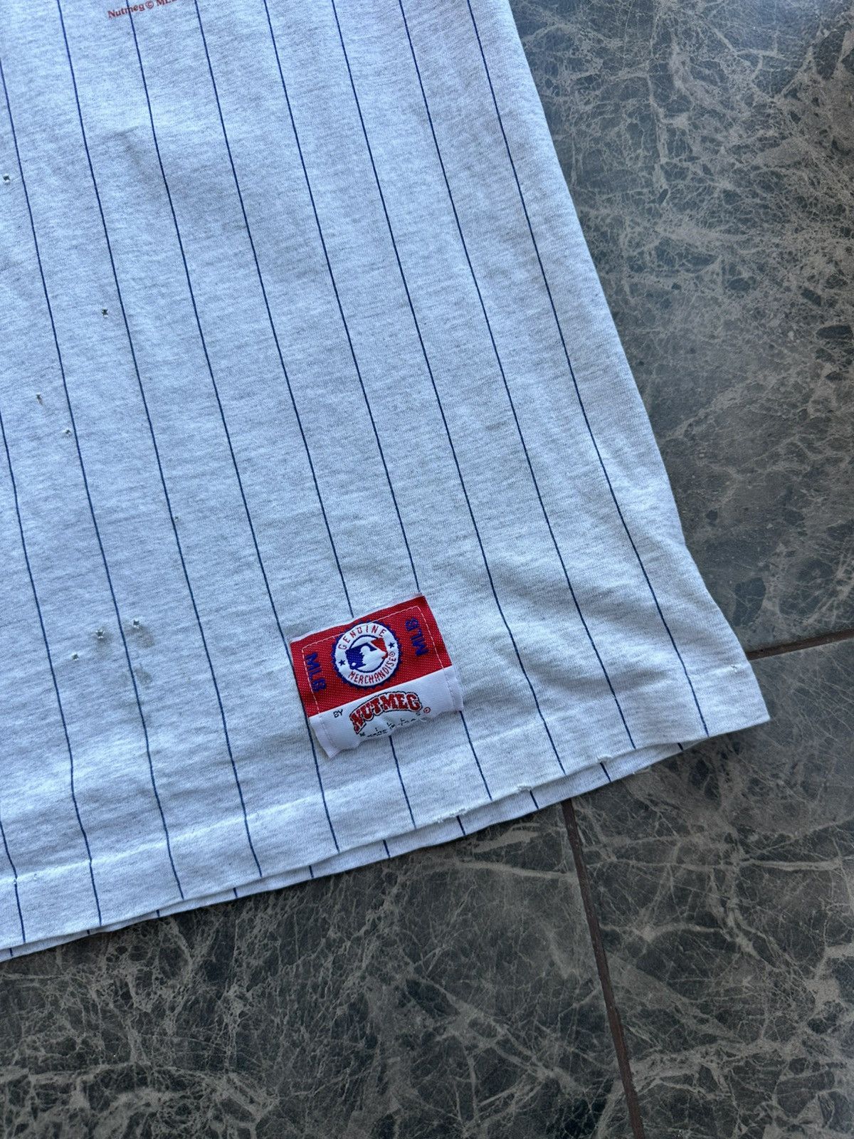 Nutmeg Vintage 90s Nutmeg Mills Atlanta Braves MLB T-Shirt USA Size US S / EU 44-46 / 1 - 3 Thumbnail