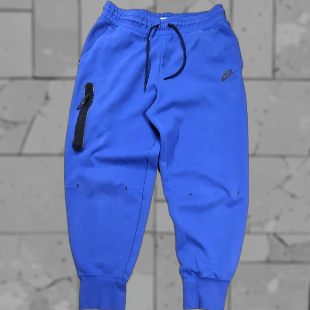Nike Nike Sportswear Tech Fleece Jogger Women L Royal Blue Zip Pocket Sweatpant - Tapered Pocketed Fleece Pants Nike Tech Fleece Jogger L Blue womens Size 36" / US 14 / IT 50 - 1 Thumbnail