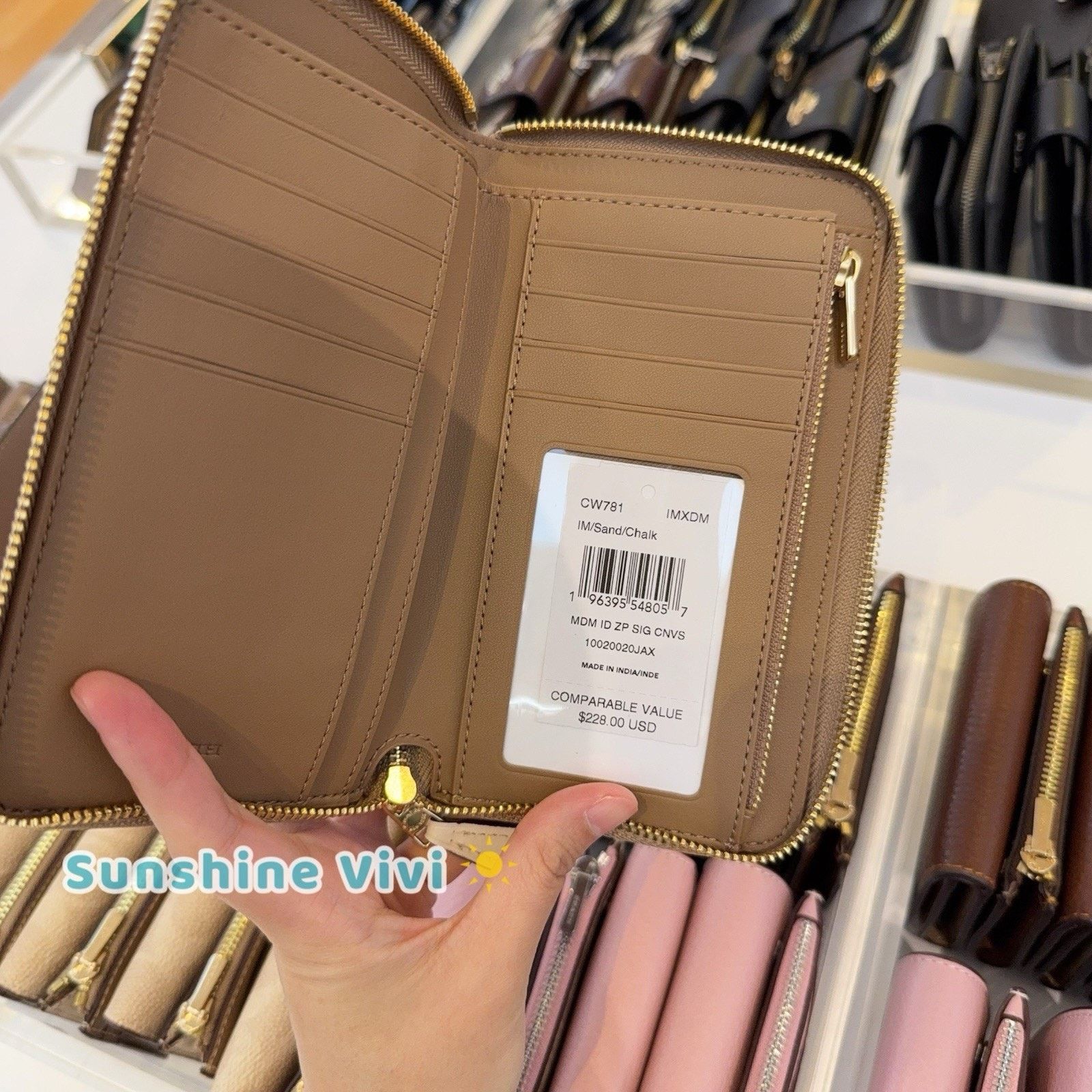 Coach NWT Coach Medium Id Zip Wallet CW781 Gold/Sand/Chalk Size ONE SIZE - 3 Thumbnail