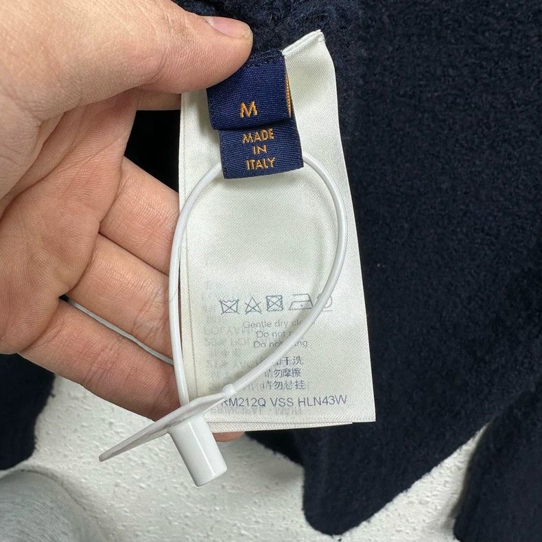 Louis Vuitton Louis Vuitton Navy knit LOGO teddy sweater Size US M / EU 48-50 / 2 - 4 Thumbnail