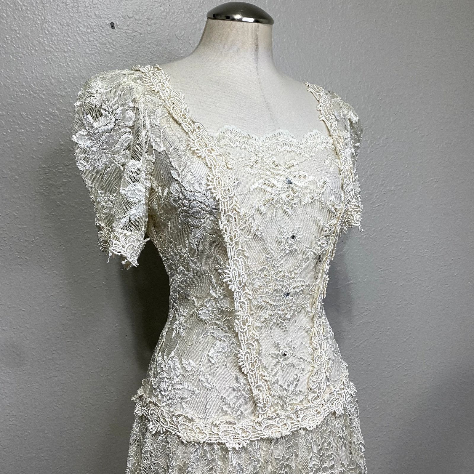 Other Beautiful VIntage 60's Sheer Lace Beaded Wedding Dress Size L / US 10 / IT 46 - 13 Thumbnail