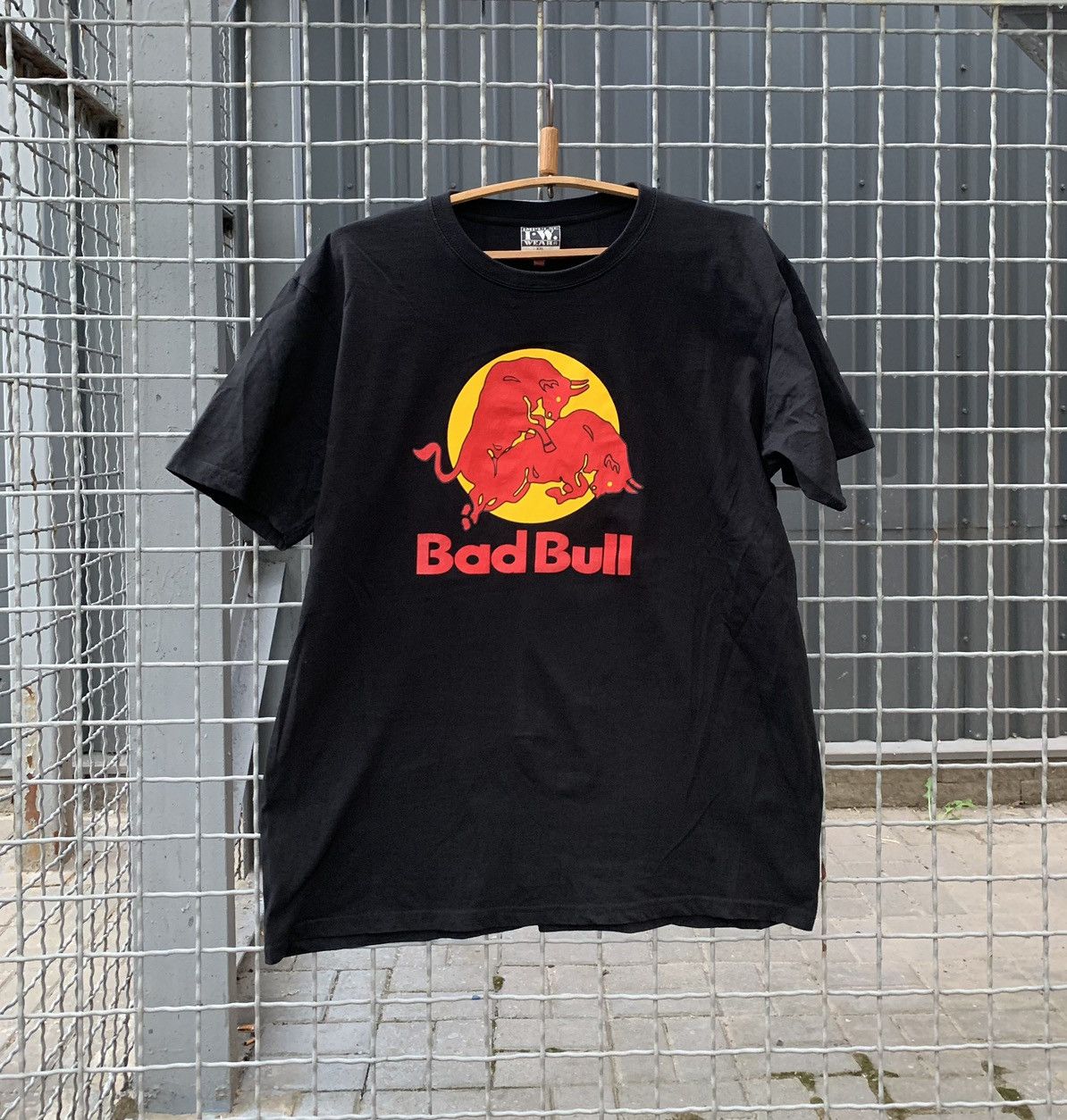 Band Tees Vintage Sex Red Bull Shirt Bad Bull Streetwear Y2K Size US XXL / EU 58 / 5 - 1 Thumbnail
