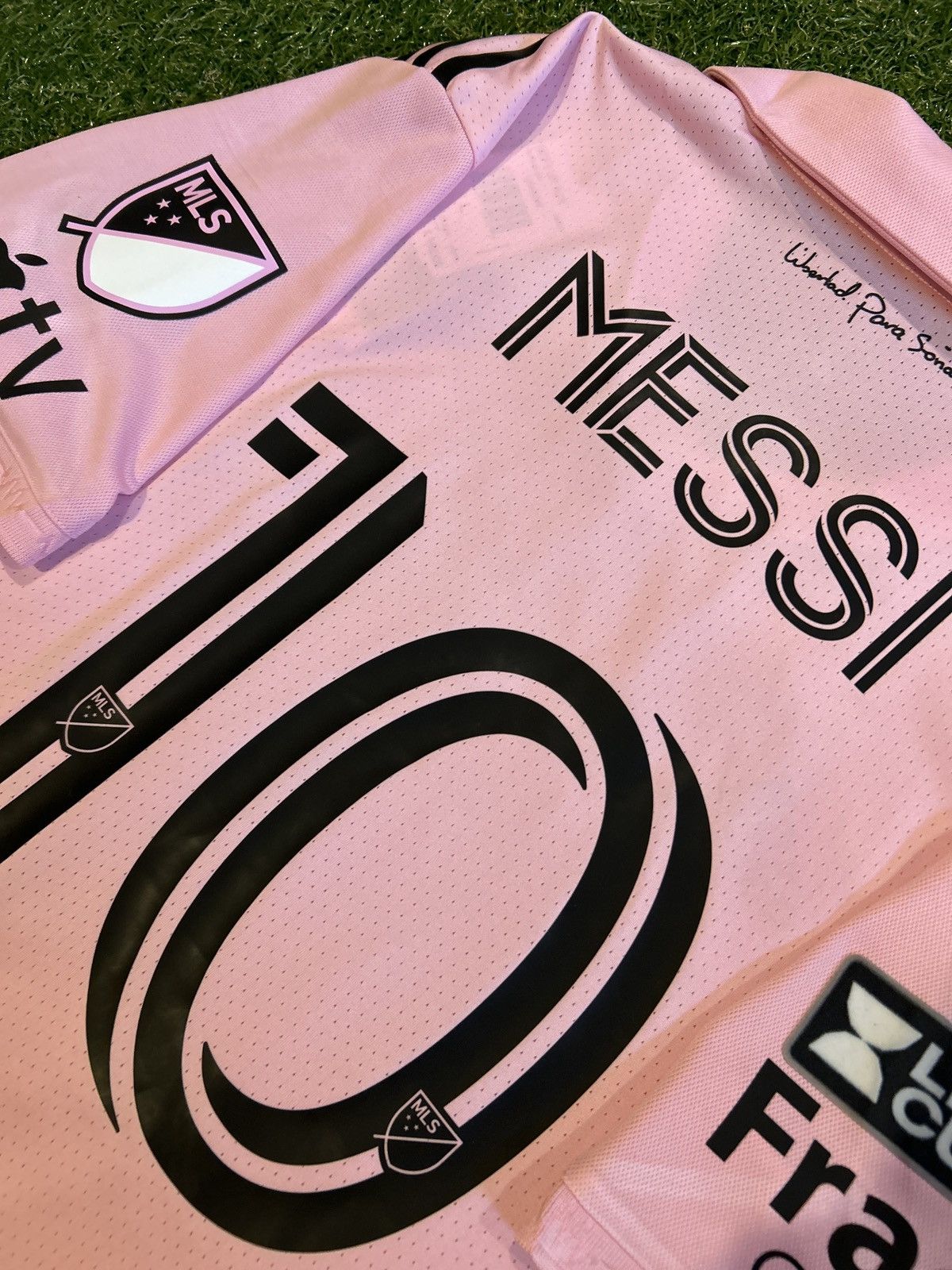 Adidas 23/24 Inter Miami FC Messi Home Shirt Size US L / EU 52-54 / 3 - 9 Thumbnail