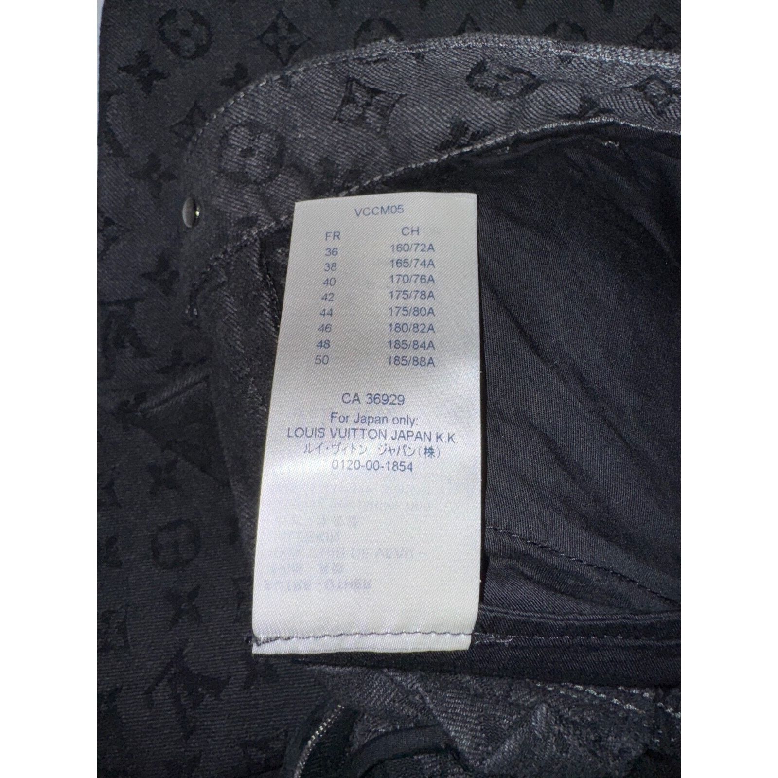 Louis Vuitton Louis Vuitton NBA Monogram Logo Gris Chine Grey Black Size US 34 / EU 50 - 16 Thumbnail