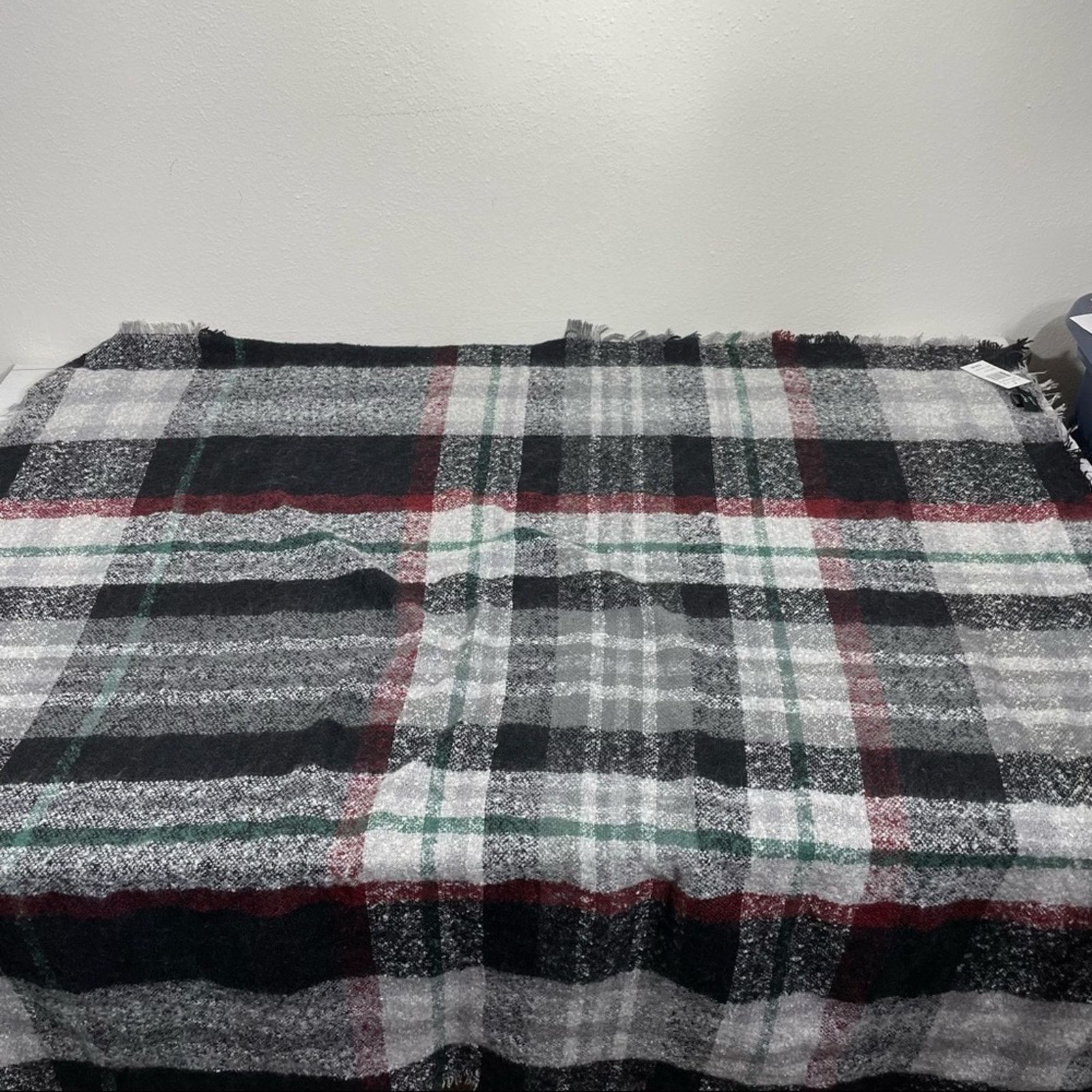 Other DAVID AND YOUNG Black Plaid Square Scarf Stylish & Cozy NWT Size ONE SIZE - 10 Thumbnail