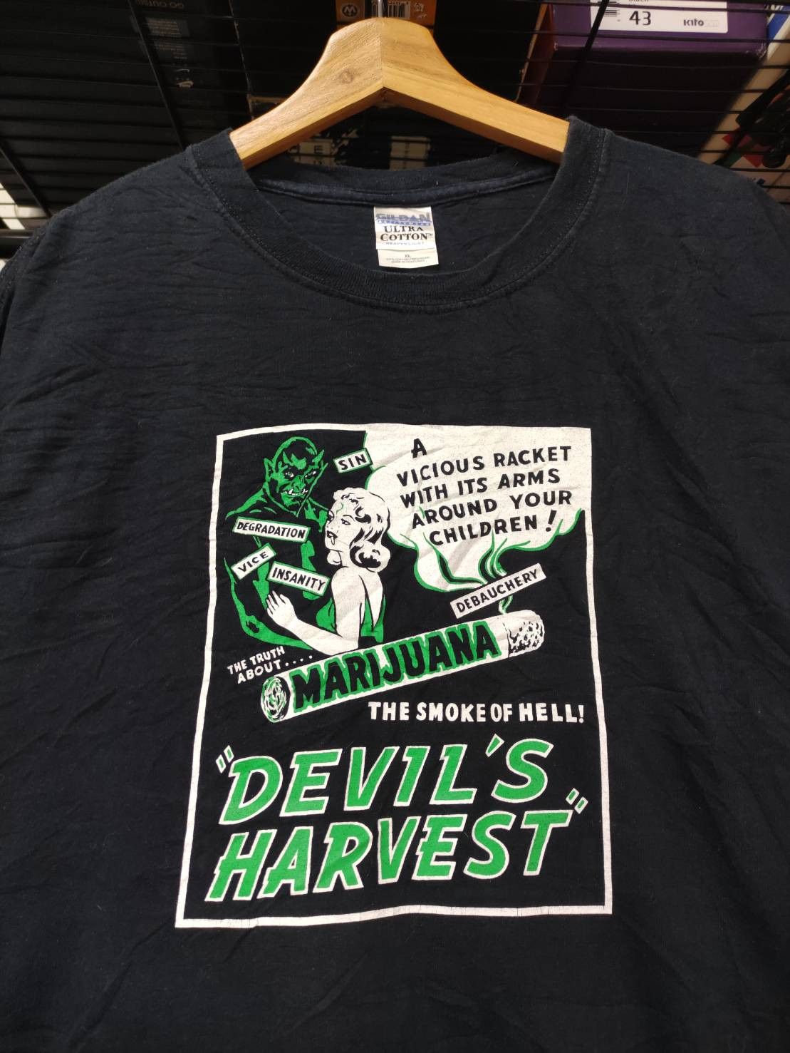 Vintage Vtg 00's Devil's Harvest Movie Marijuana The Smoke of Hell Size US XL / EU 56 / 4 - 1 Thumbnail