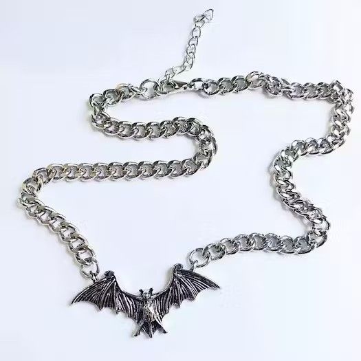 Jewelry × Vintage Gothic bat chain necklace Size ONE SIZE - 1 Thumbnail