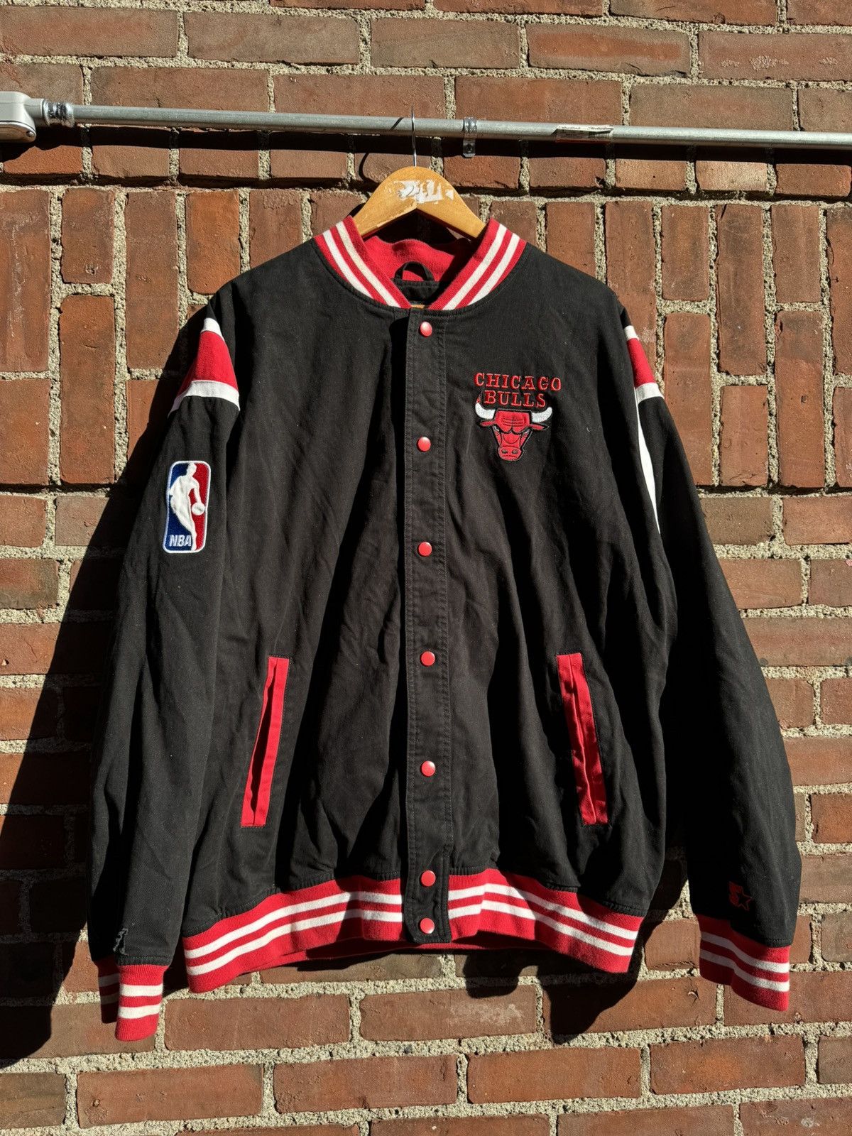 NBA × Starter × Vintage Vintage Starter Chicago Bulls 90’s Retro Jordan Jacket Size US XXL / EU 58 / 5 - 5 Thumbnail