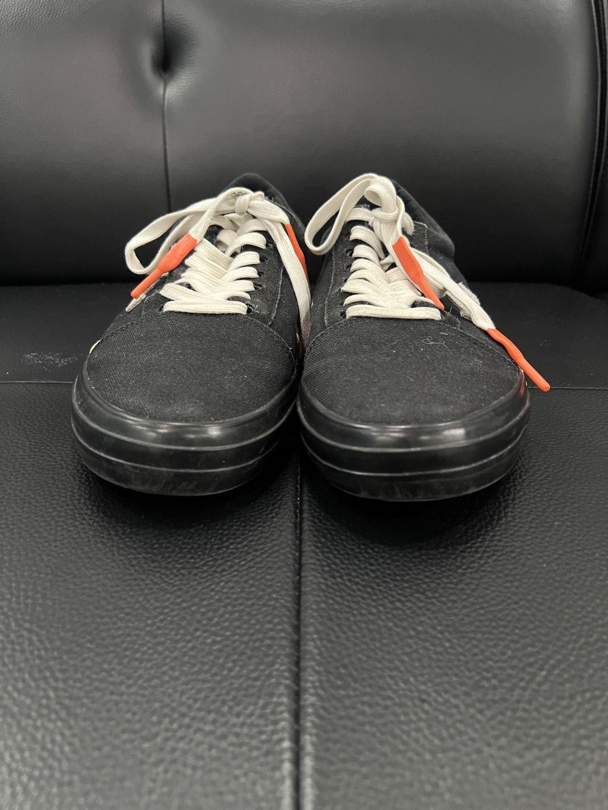 Off-White Off-White by Virgil Abloh SS18 Arrow Canvas Sneakers Size US 7.5 / EU 40-41 - 4 Thumbnail